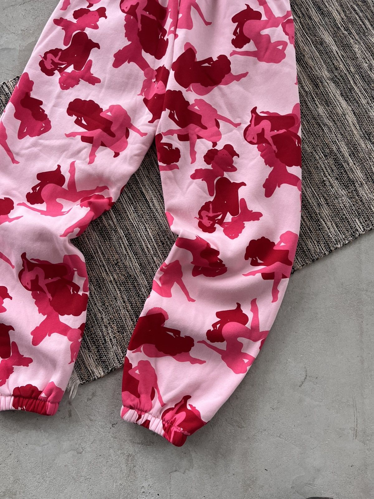 Named Collective Hype Named Collective Unrealistic Pink camouflage Sweatpants Size US 32 / EU 48 - 14 Thumbnail