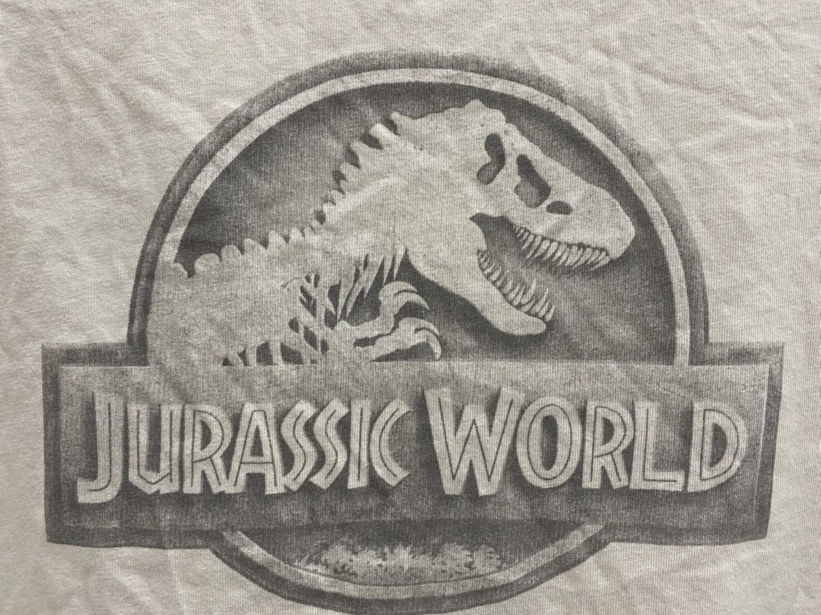 Uniqlo UNIQLO X JURASSIC WORLD X HAJIME SORAYAMA Size US L / EU 52-54 / 3 - 10 Thumbnail