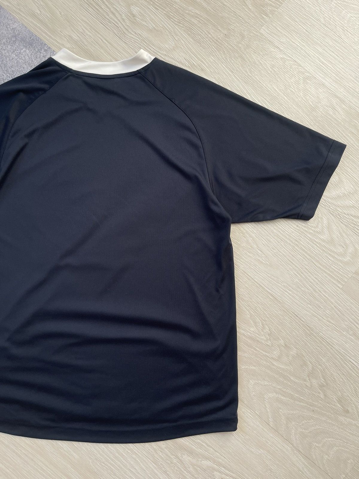 Nike Vintage Nike Team Y2k Center Swoosh Logo 00s Jersey T-shirt Size US M / EU 48-50 / 2 - 10 Thumbnail