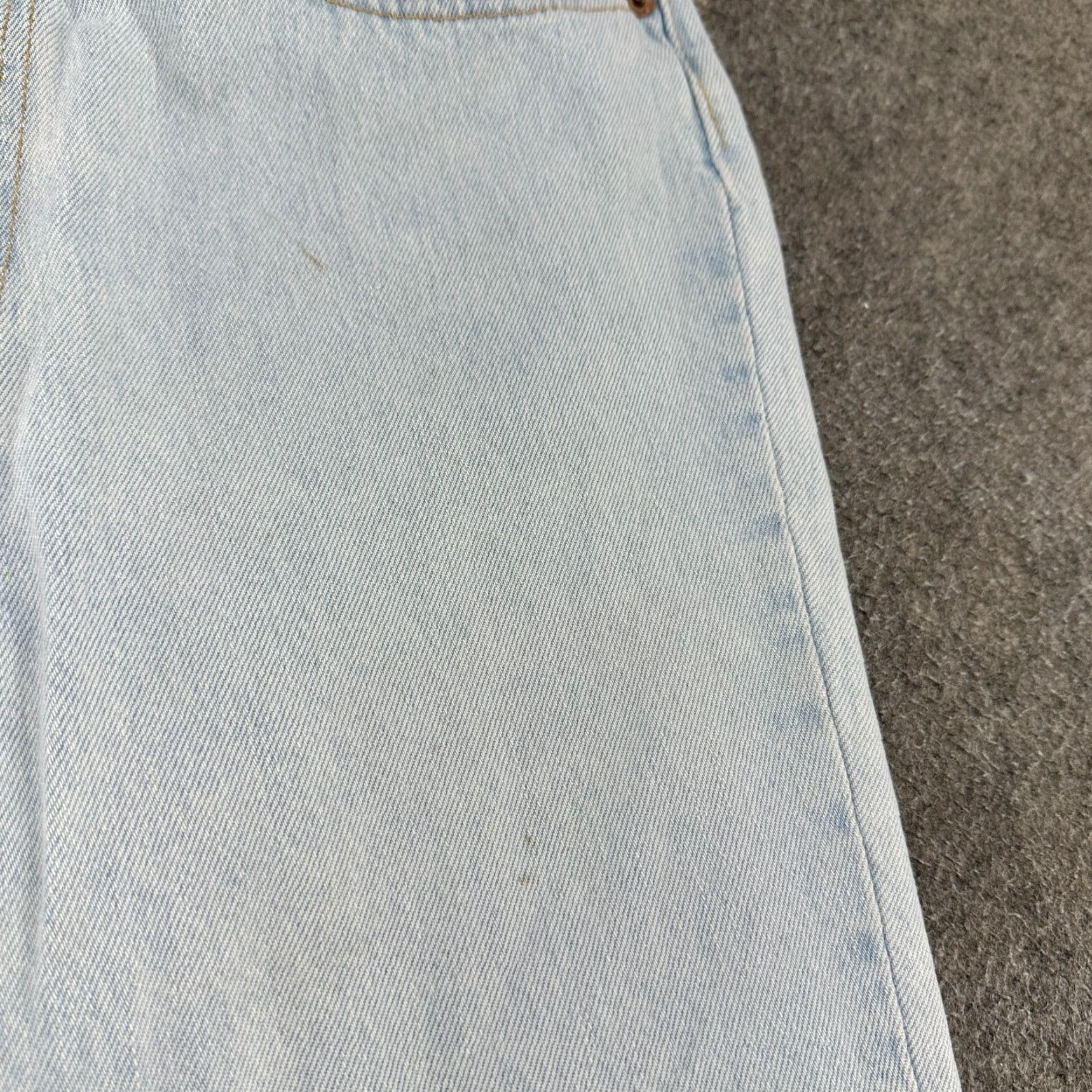 Levi's VINTAGE Levi's 501 Jeans Womens 11 Blue Straight Regular Light Wash Denim USA 90s Jeans Size 32" / US 10 / IT 46 - 4 Thumbnail
