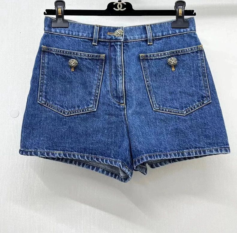 Chanel Chanel 22K Gemstone Diamond Buckle Denim Shorts Size 24" / US 00 / IT 34 - 1 Thumbnail