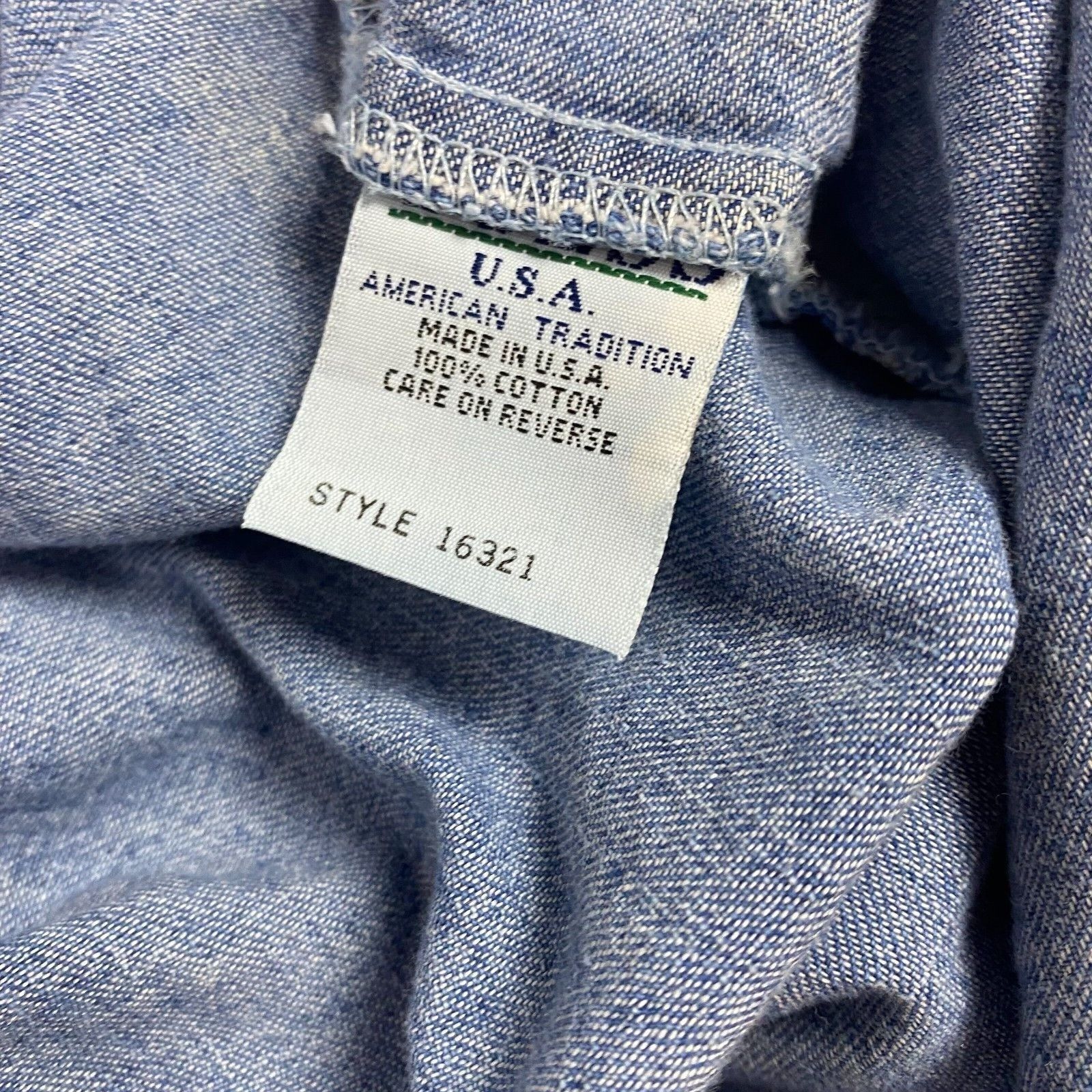 Guess Vintage Guess button up Denim Shirt Size Large Boyfriend Size US L / EU 52-54 / 3 - 6 Thumbnail