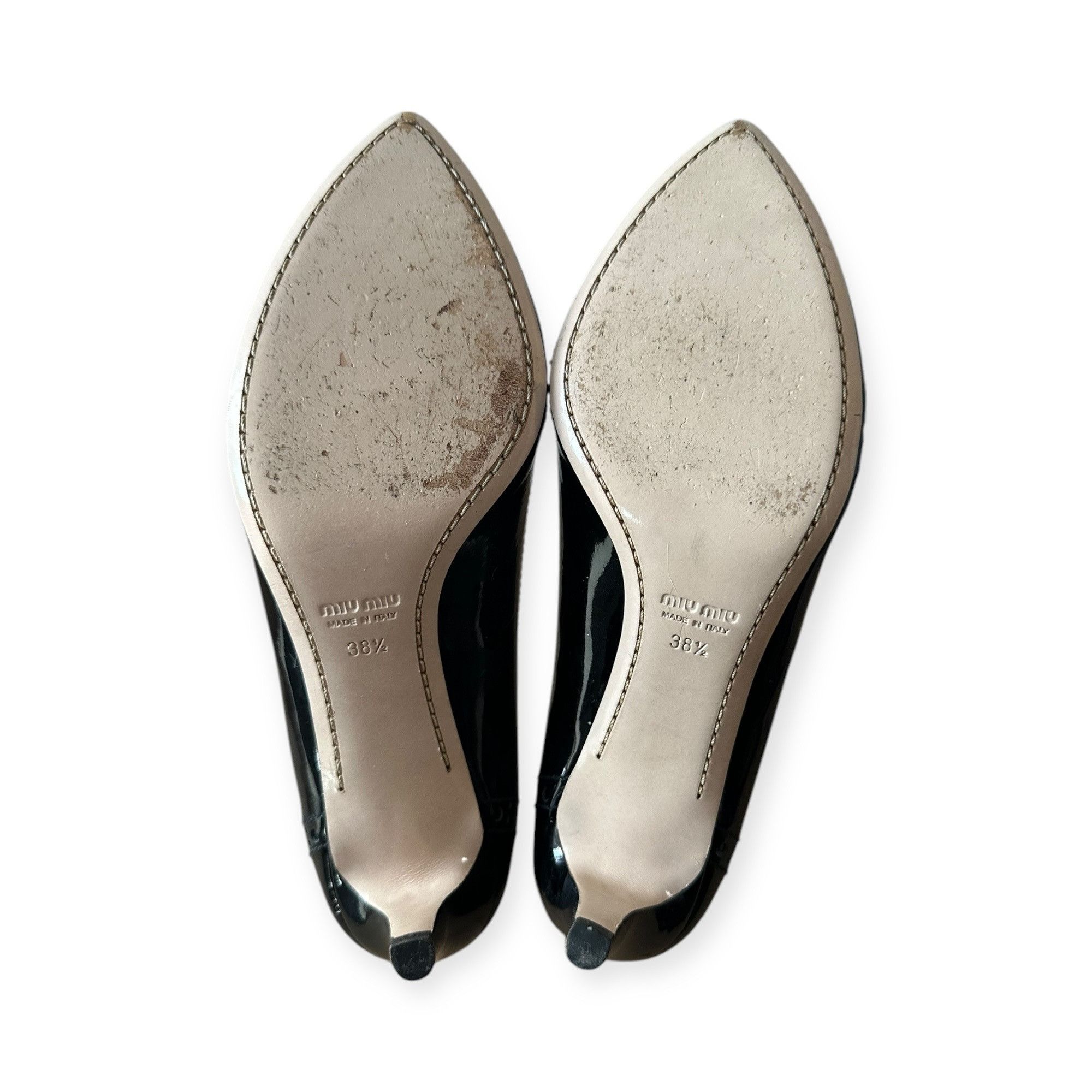 Miu Miu Miu Miu Black Patent Pumps with Studded Bow with perfs, Si Size US 8.5 / IT 38.5 - 9 Thumbnail