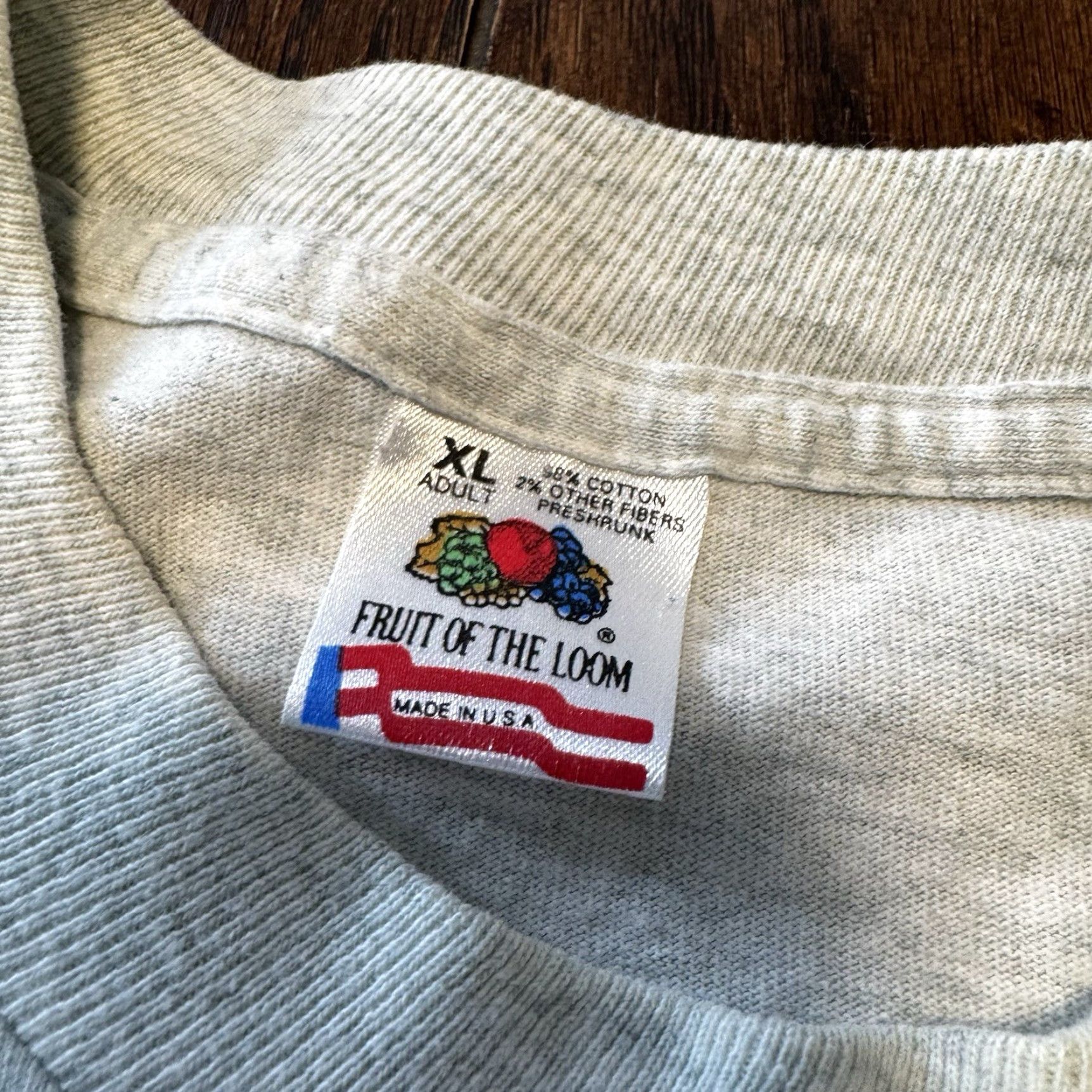 Vintage VINTAGE Bugs Bunny Taz T Shirt 90s Warner Bros Good Catch Baseball XL Shirt Mens Gray Cotton Large Graphic 90s Cartoon Size US XL / EU 56 / 4 - 5 Thumbnail