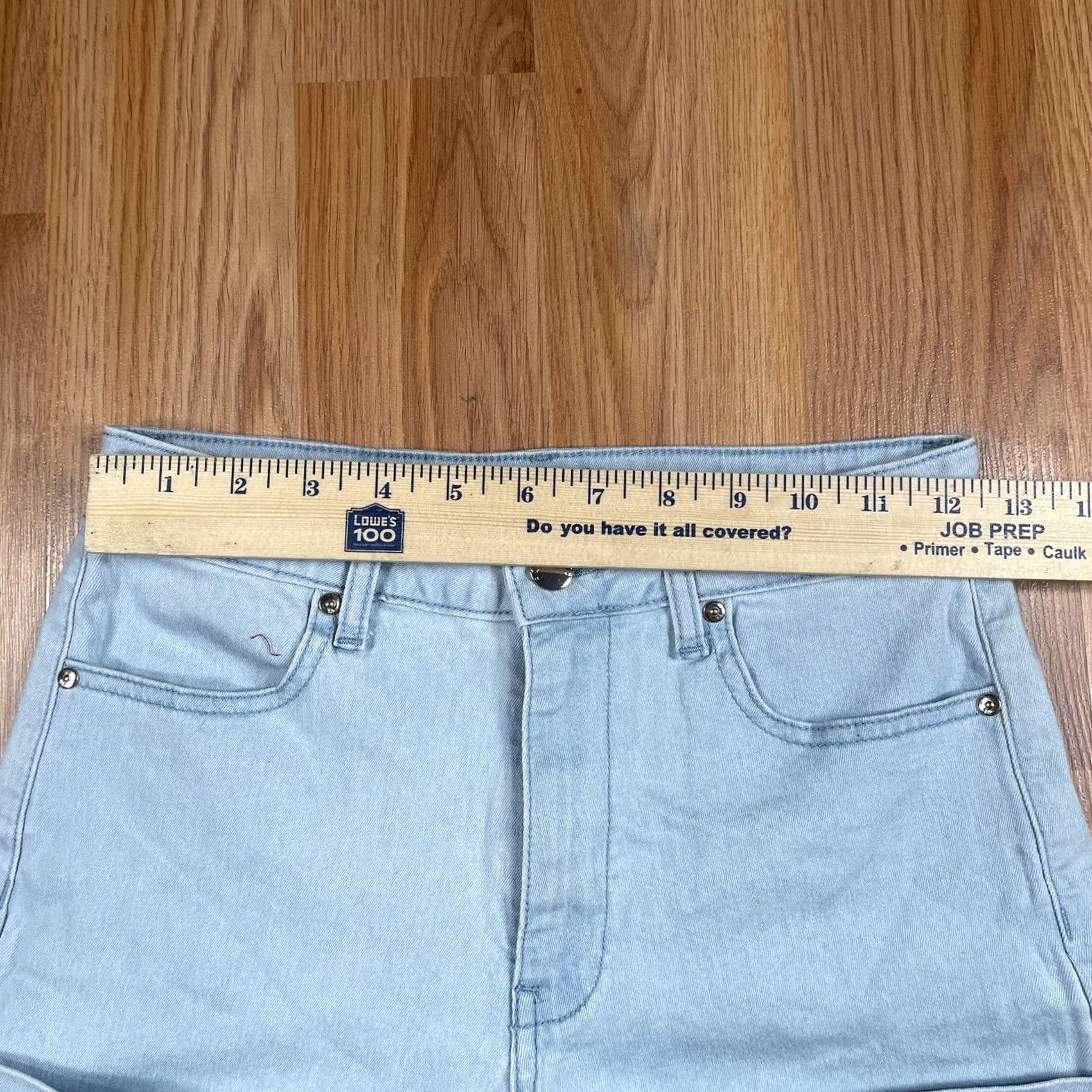 Forever 21 FOREVER 21 Shorts Womens Size 24 Blue Denim Jeans Flat Front Pockets Stretch Size 42" / US 20 - 3 Thumbnail