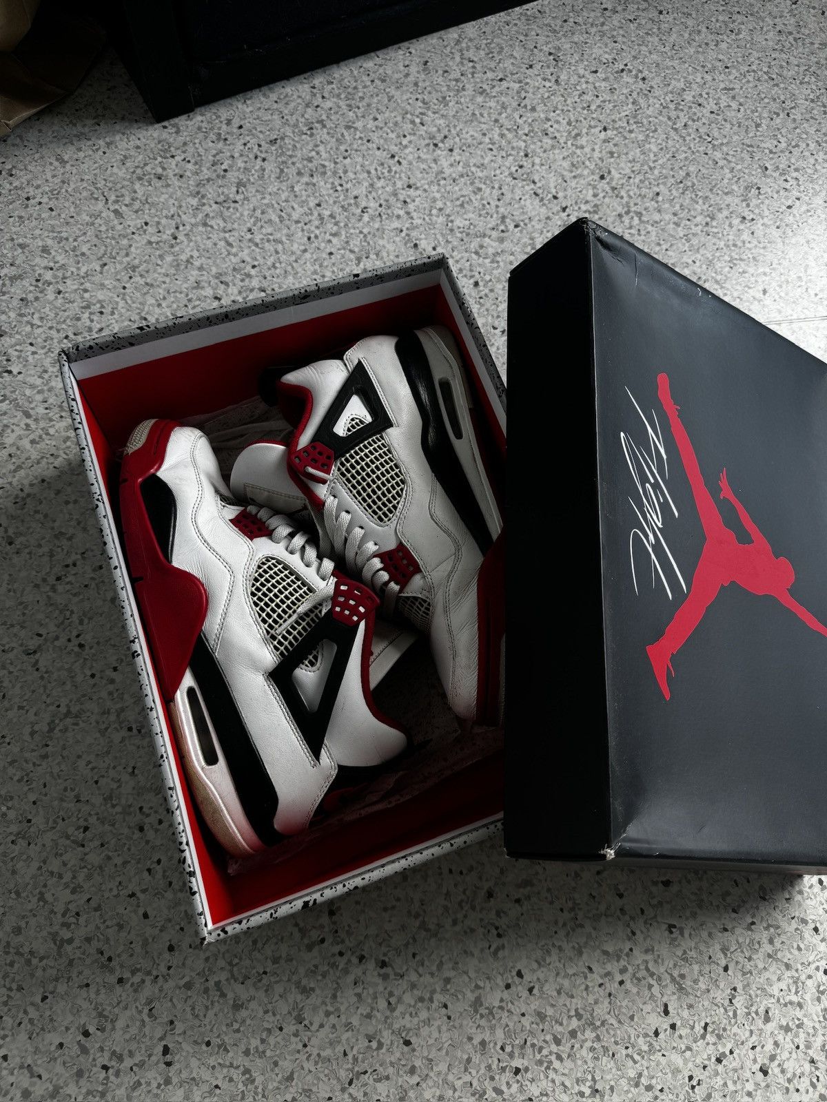Jordan Brand × Nike Jordan 4 Fire Red UK 8.5/ US 9.5 Size US 8.5 / EU 41-42 - 1 Thumbnail
