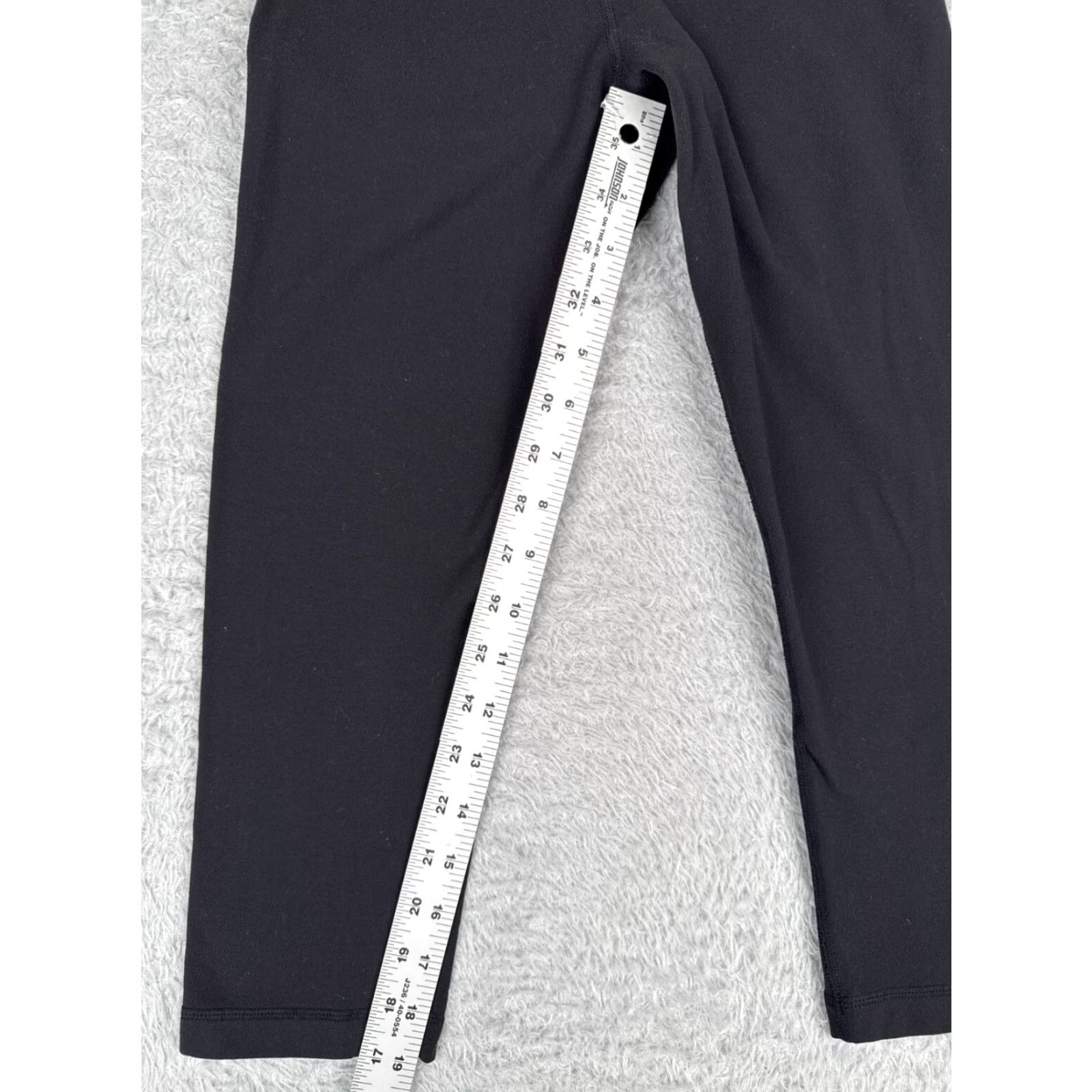 Lululemon Lululemon Pants Womens 6 Black Wunder Under Crop Yoga Luon Fabric Cropped Pockets Straight Leg 21 in Inseam Regular Size Type Activewear Womens Size 28" / US 6 / IT 42 - 5 Thumbnail