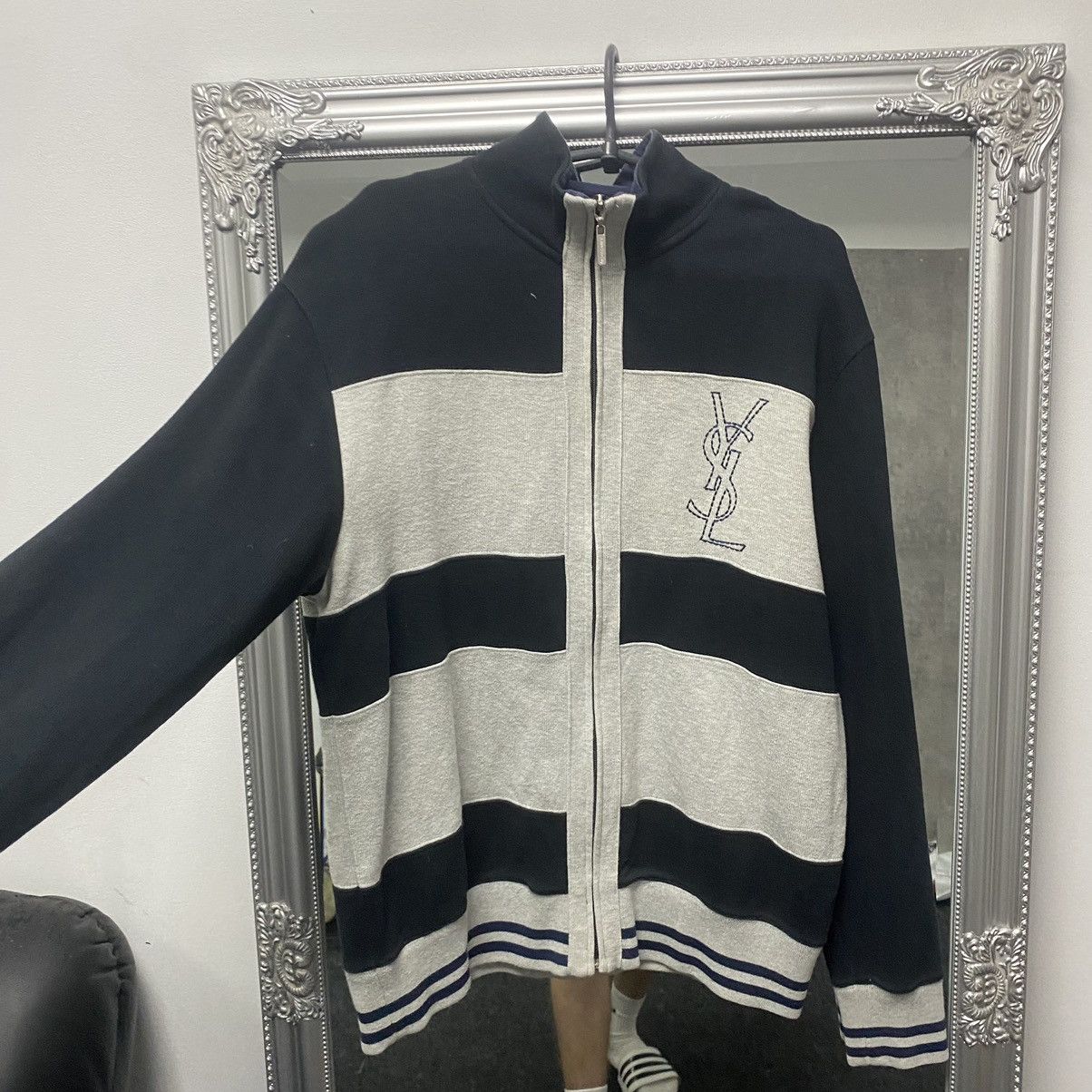Vintage Vintage Yves Saint Lauren full zip Size US L / EU 52-54 / 3 - 4 Thumbnail