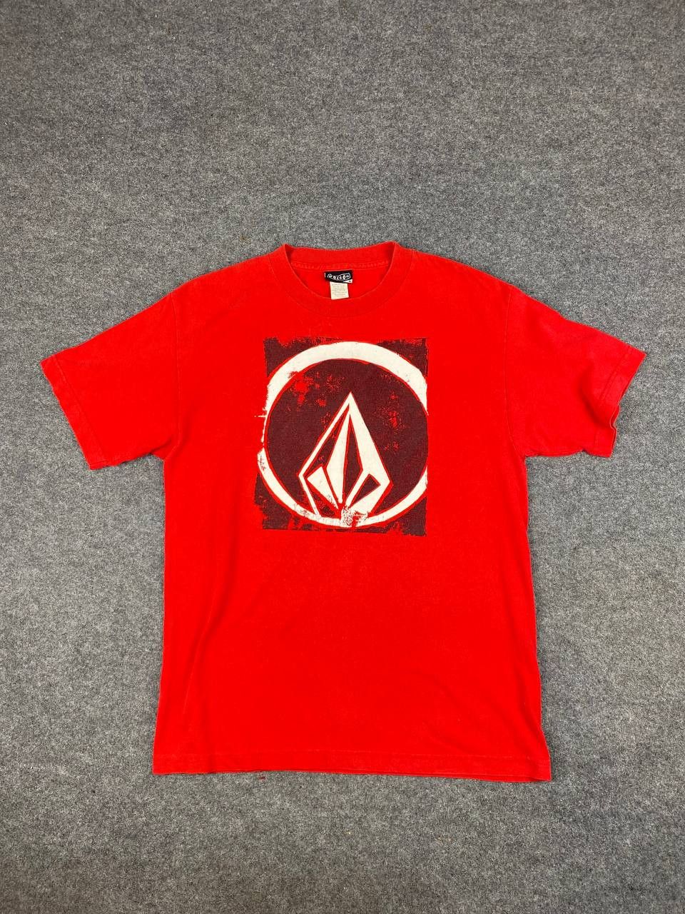 Volcom volcom skate brand tee very nice design Size US M / EU 48-50 / 2 - 1 Thumbnail