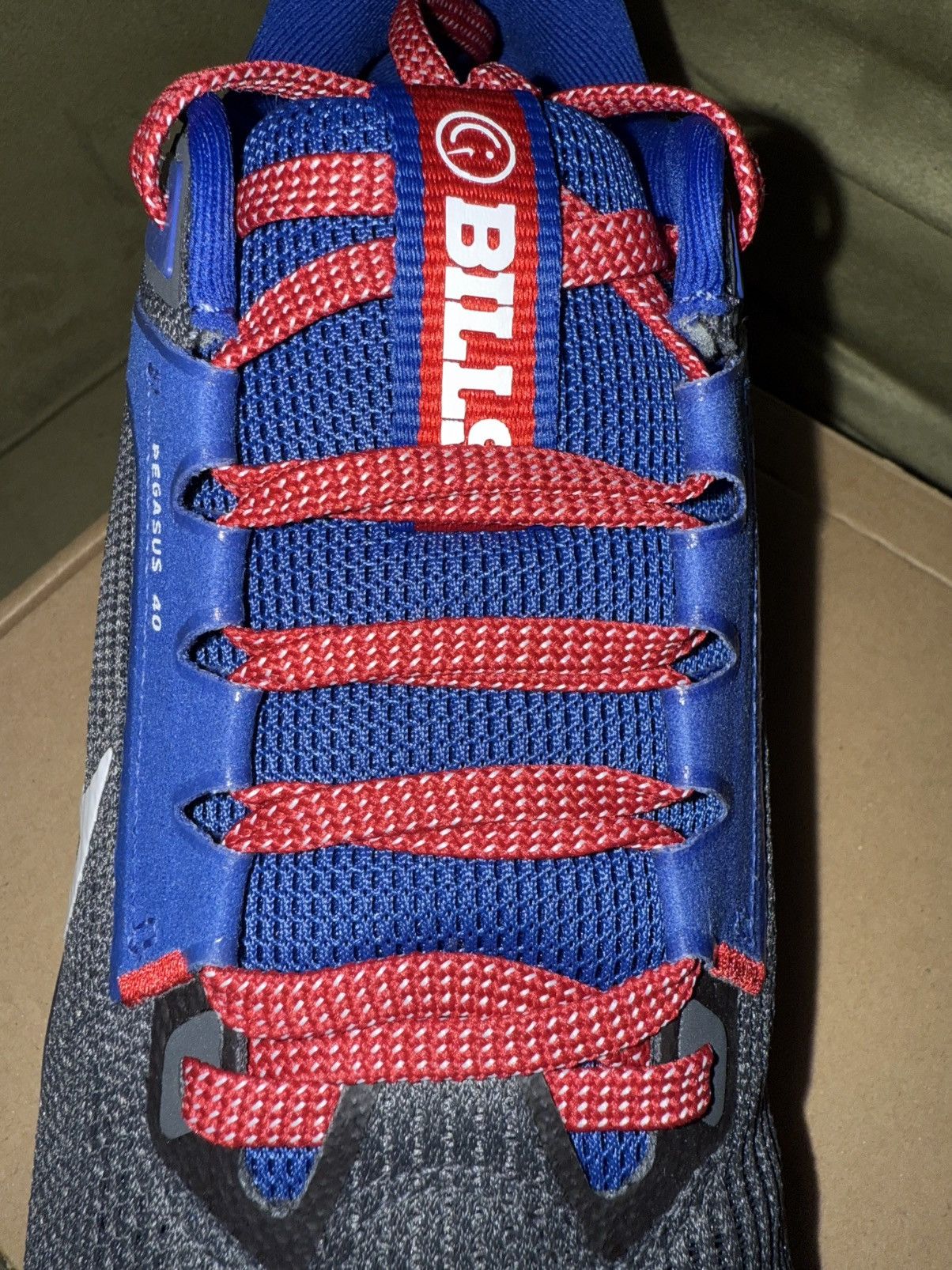 Nike Nike Air Zoom Pegasus 40 NFL “Buffalo Bills” New in Box! 9.5 Size US 9.5 / EU 42-43 - 8 Thumbnail