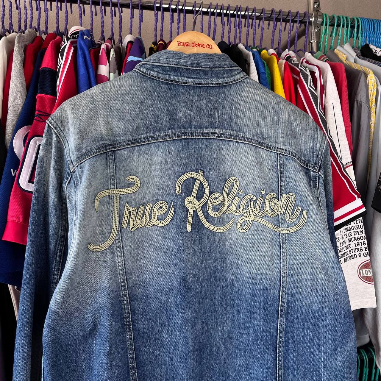 True Religion × Vintage Vintage True Religion Dylan Big Logo Jean Denim Jacket Size US L / EU 52-54 / 3 - 2 Thumbnail