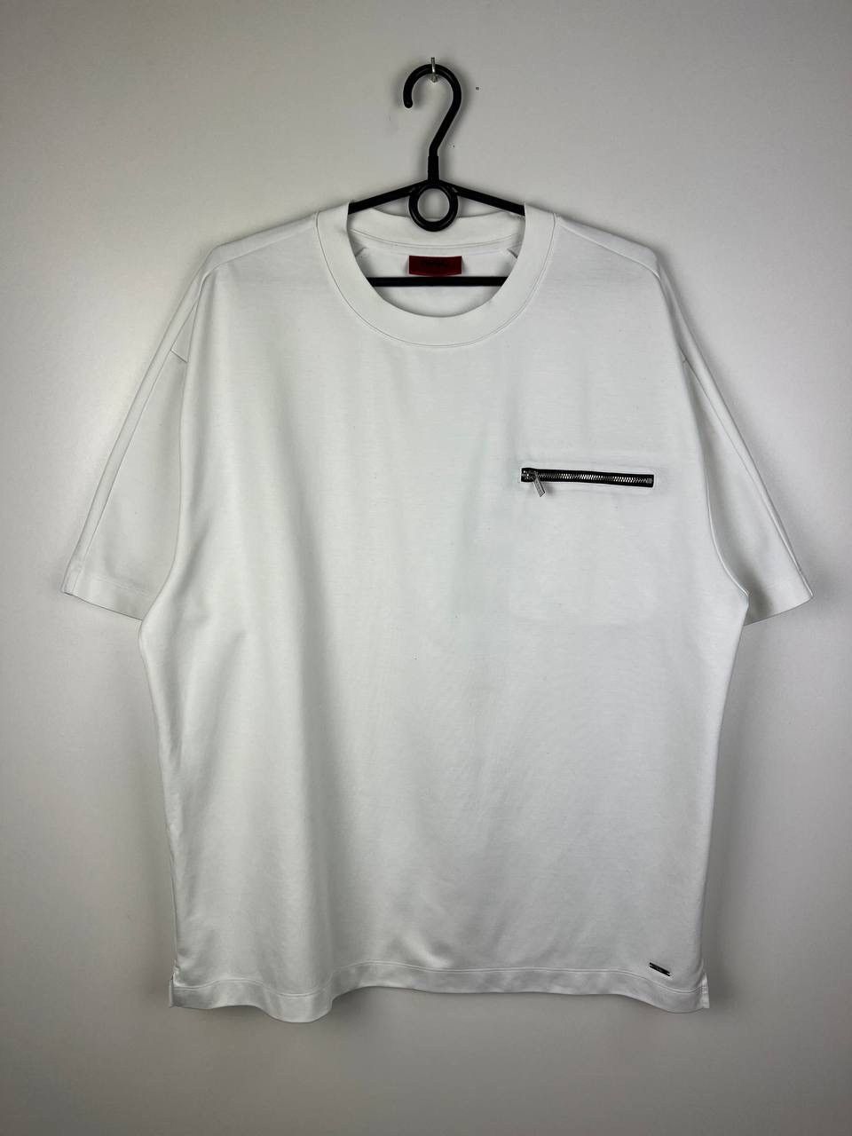 Hugo Boss Hugo Boss luxury T-shirts size L Size US L / EU 52-54 / 3 - 1 Thumbnail
