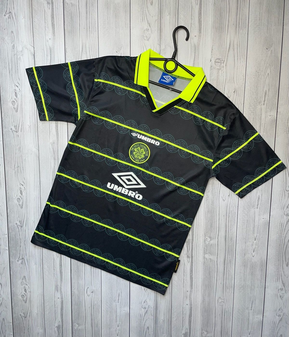Vintage Vintage Umbro Celtic soccer jersey size M vintage Size US M / EU 48-50 / 2 - 1 Thumbnail