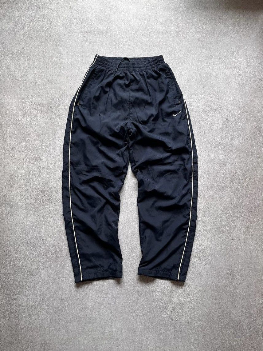 Nike × Vintage Vintage Nike Swoosh Baggy Trackpants Y2K L Size US 34 / EU 50 - 1 Thumbnail