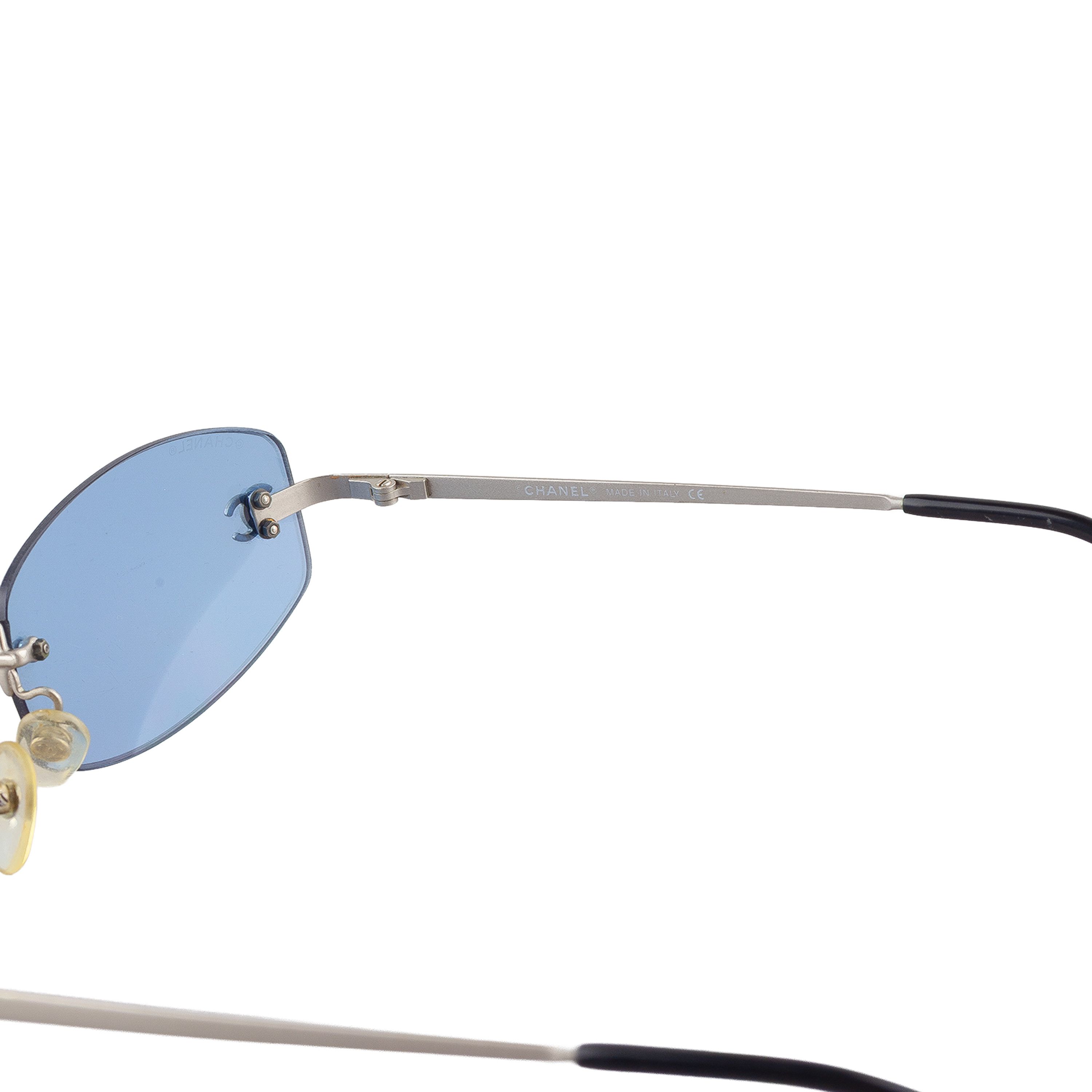 Chanel Chanel 4002 c.103/72 Vintage Blue Oval Sunglasses Size ONE SIZE - 9 Thumbnail