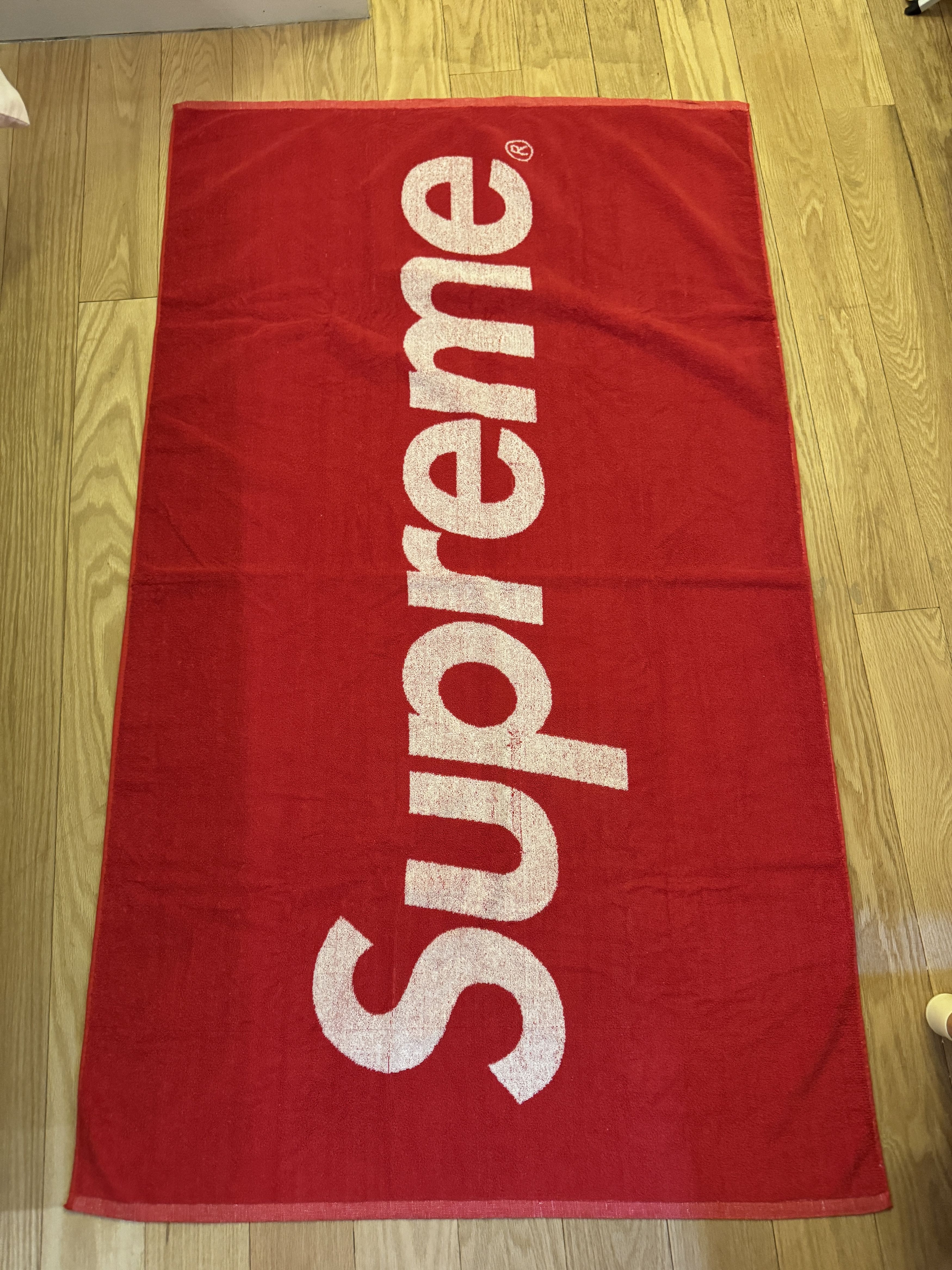 Supreme Beach Towel Red SS12