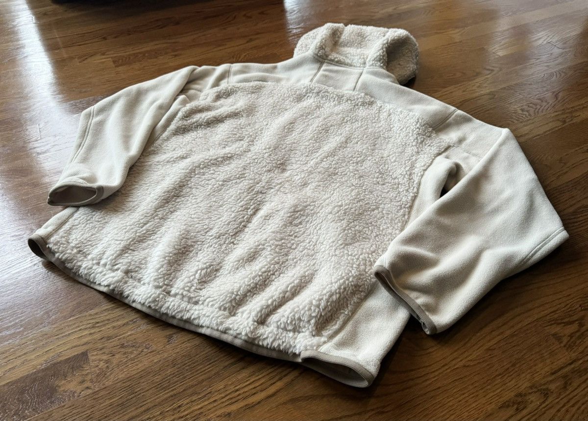 Uniqlo × White Mountaineering Medium White Fleece Long-Sleeve Hoodie Pullover Jacket Coat Size US M / EU 48-50 / 2 - 11 Thumbnail