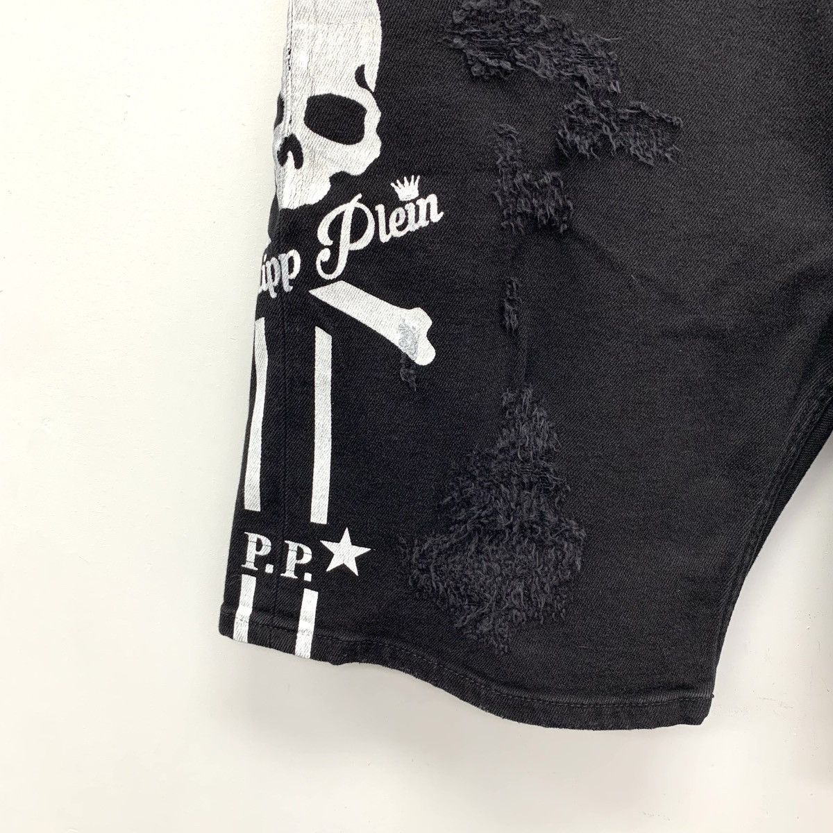 Philipp Plein Philipp Plein Black Skull Cotton Denim Shorts K26WX Size US 33 - 4 Thumbnail