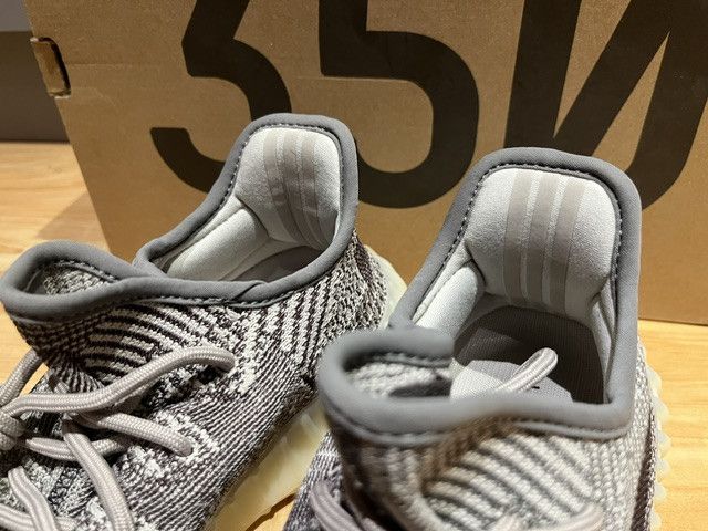 Yeezy Yeezy 350 v2 Zyon 42 2/3 Size US 9 / EU 42 - 4 Thumbnail