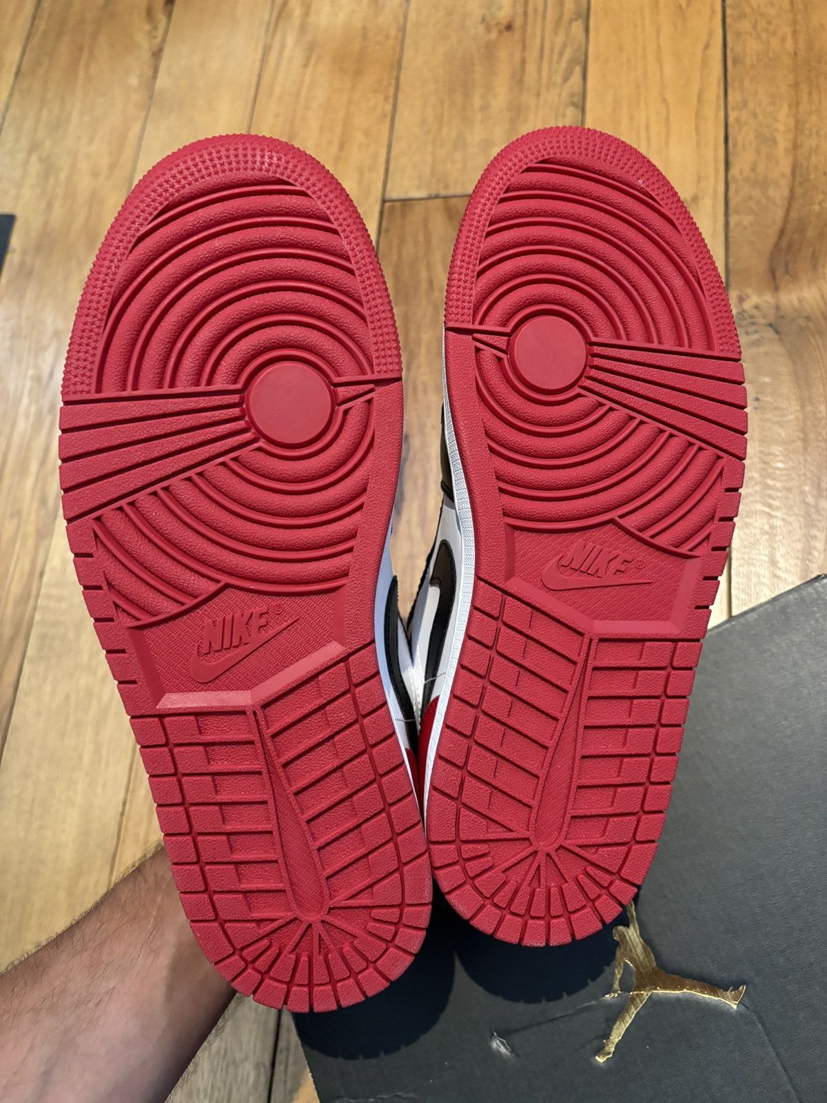 Jordan Brand × Nike Jordan 1 Low Bred Toe Gym Red Size US 9 / EU 42 - 7 Thumbnail