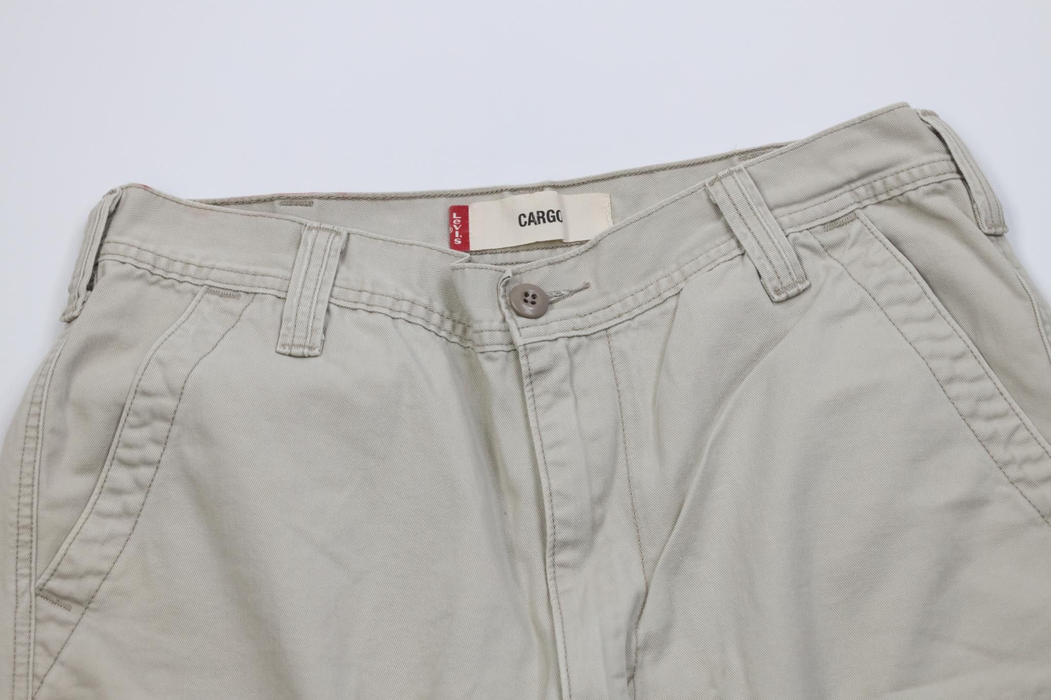 Levi's Vintage Y2K 2004 Levis Baggy Fit Cargo Shorts Beige Khaki Size US 34 / EU 50 - 2 Thumbnail