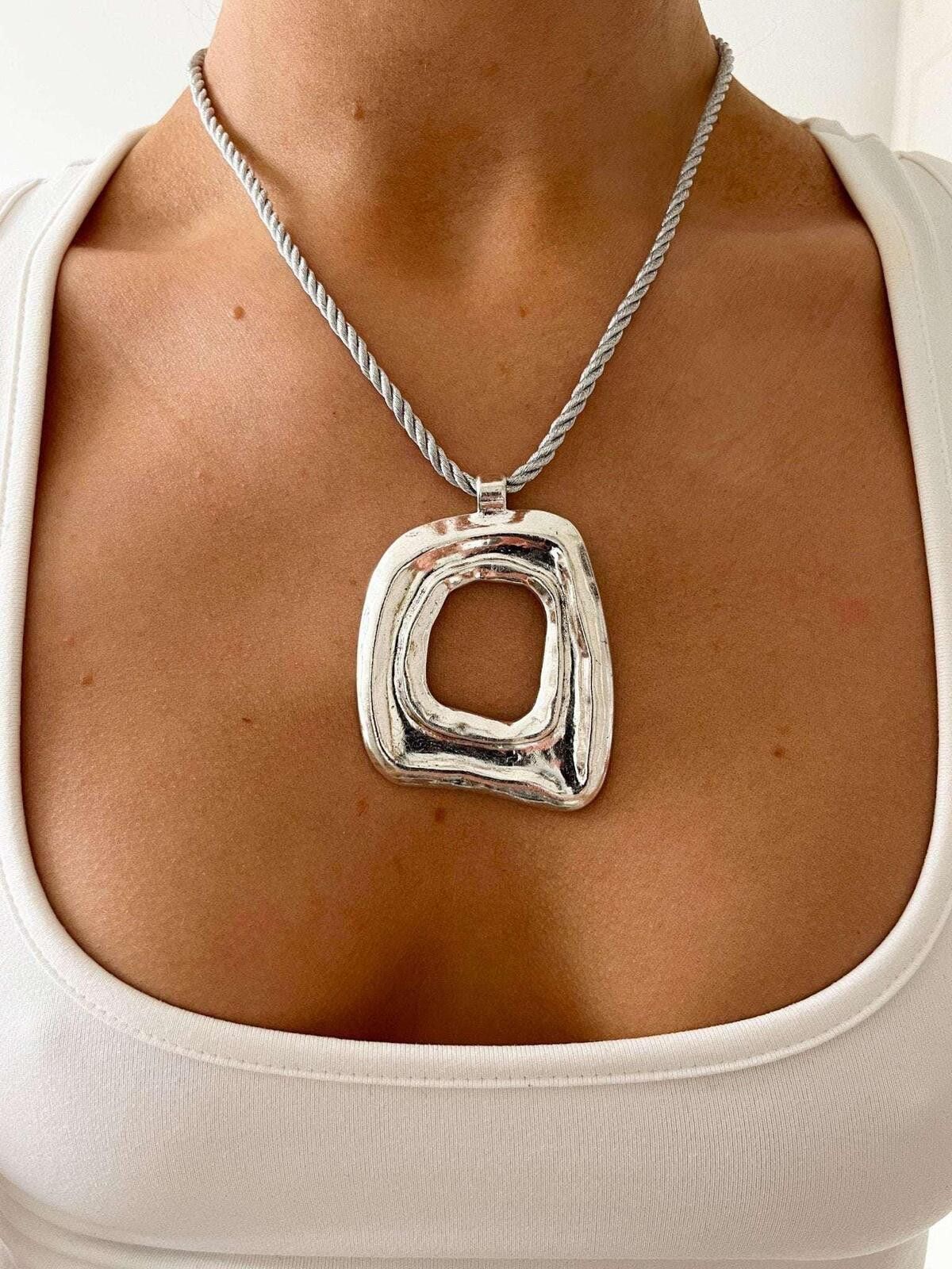 Other Silver plated abstract pendant statement necklace Size ONE SIZE - 3 Thumbnail