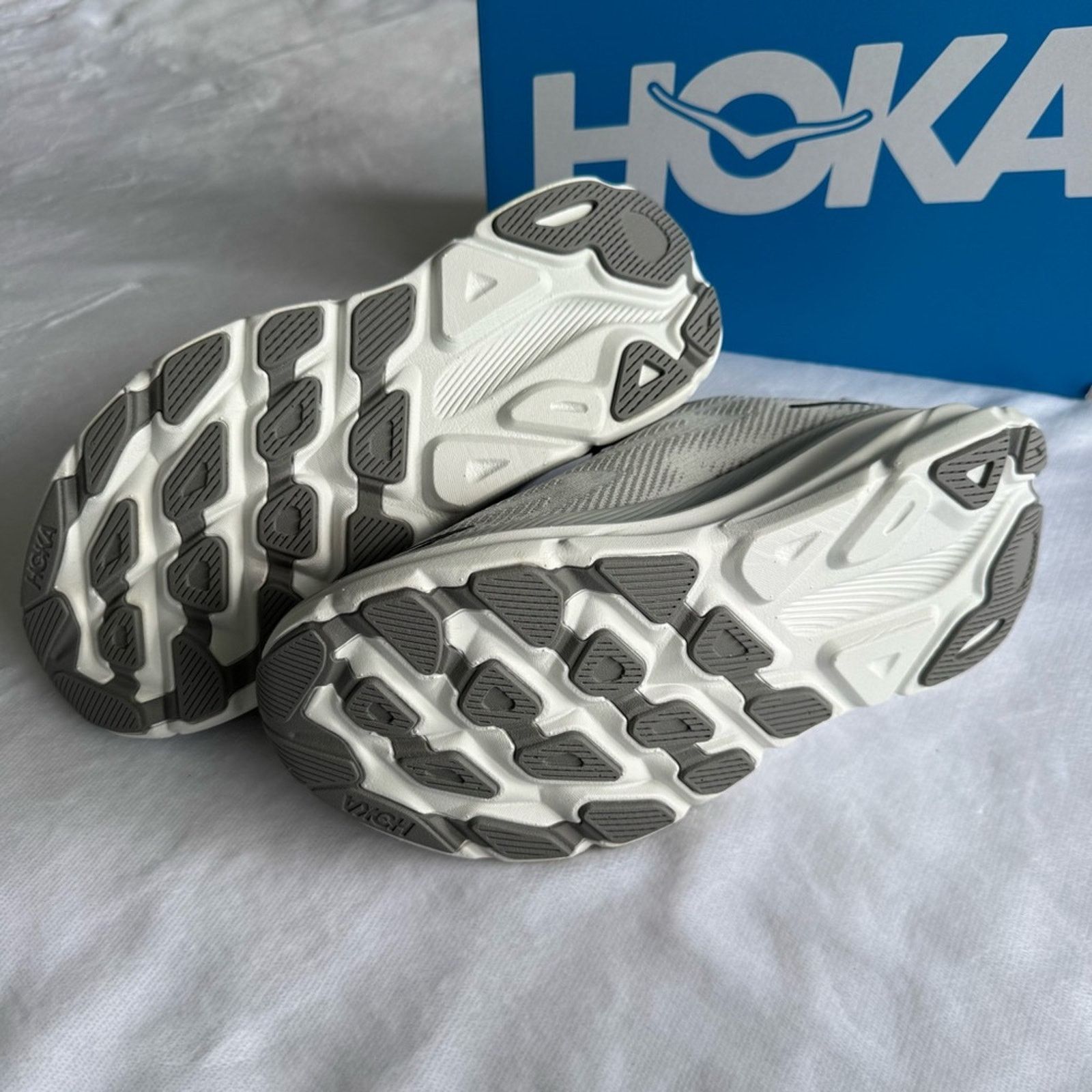Hoka New! HOKA Gray Running Shoes, Clifton 9, Size 9D Men Size US 9 / EU 42 - 6 Thumbnail