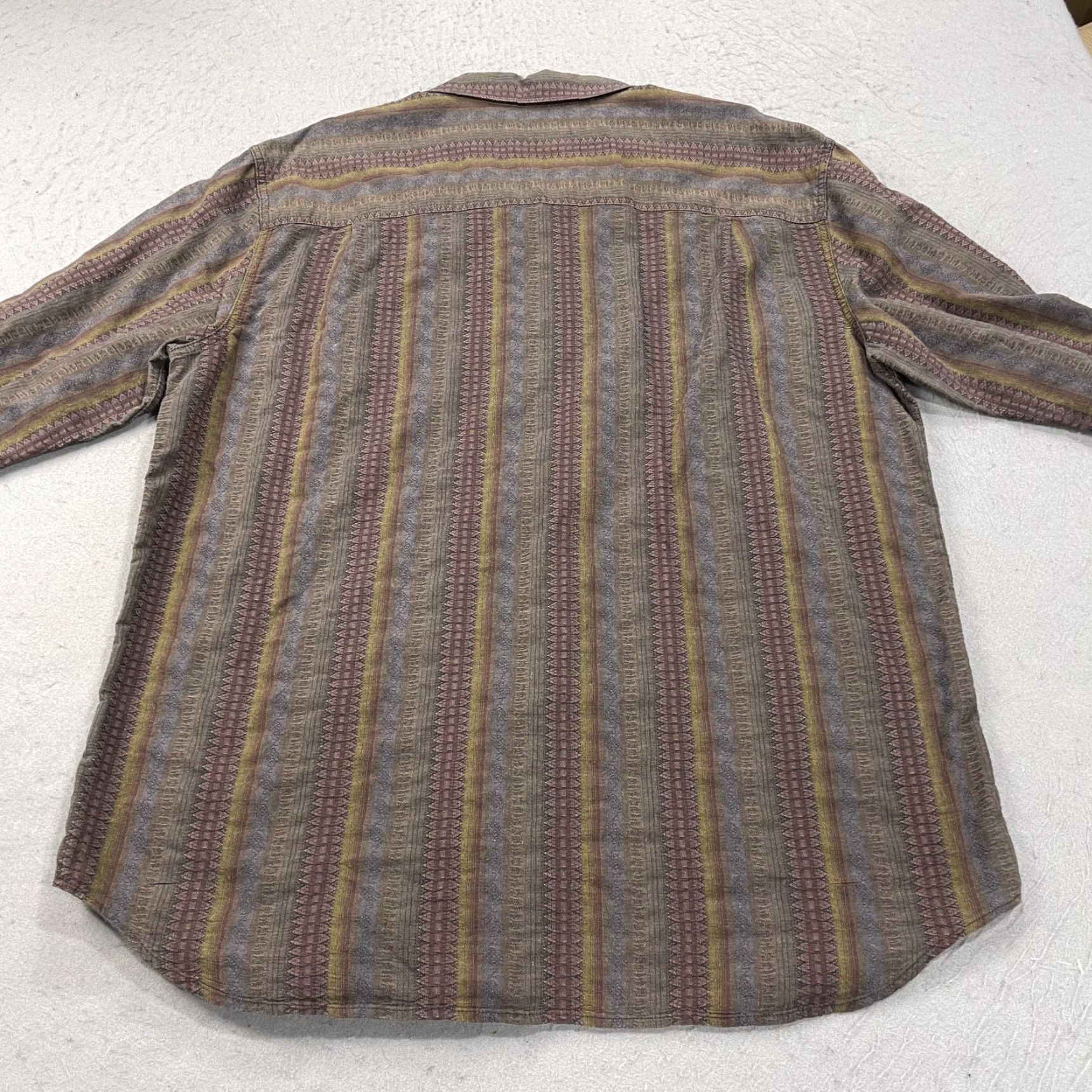 The Territory Ahead VINTAGE Territory Ahead Shirt Mens XL Loud Red Green Aztec Geometric Tribal 90s Size US XL / EU 56 / 4 - 5 Thumbnail