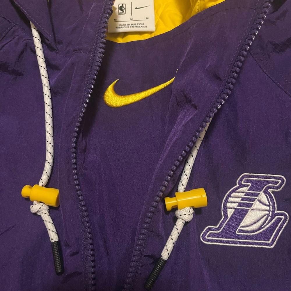 Nike Nike Men’s Los Angeles Lakers Courtside NBA Premium Jacket Sample Size US M / EU 48-50 / 2 - 3 Thumbnail