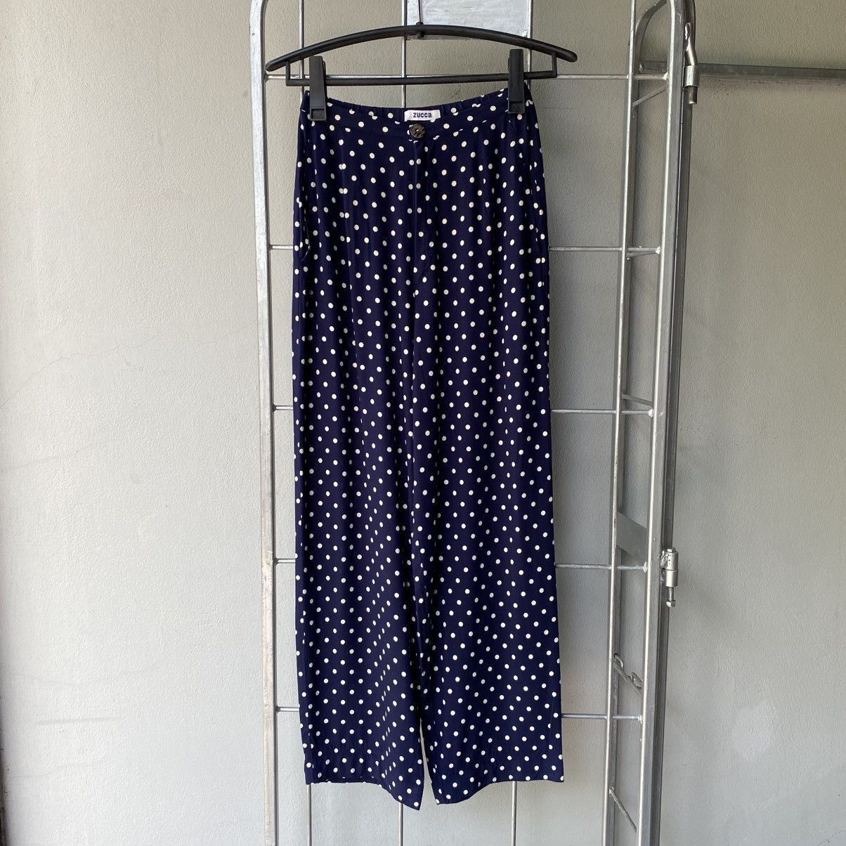 Zucca ZUCCA Navy Polka Dot Pants with Smocked Back Size 25" / US 0 / IT 36 - 1 Thumbnail