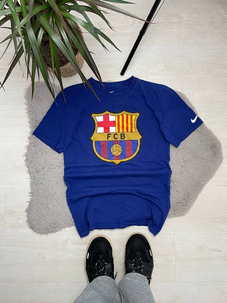 Nike × Vintage Nike Barcelona Vintage Tee Big CENTER Logo Soccer Jersey Size US S / EU 44-46 / 1 - 1 Thumbnail