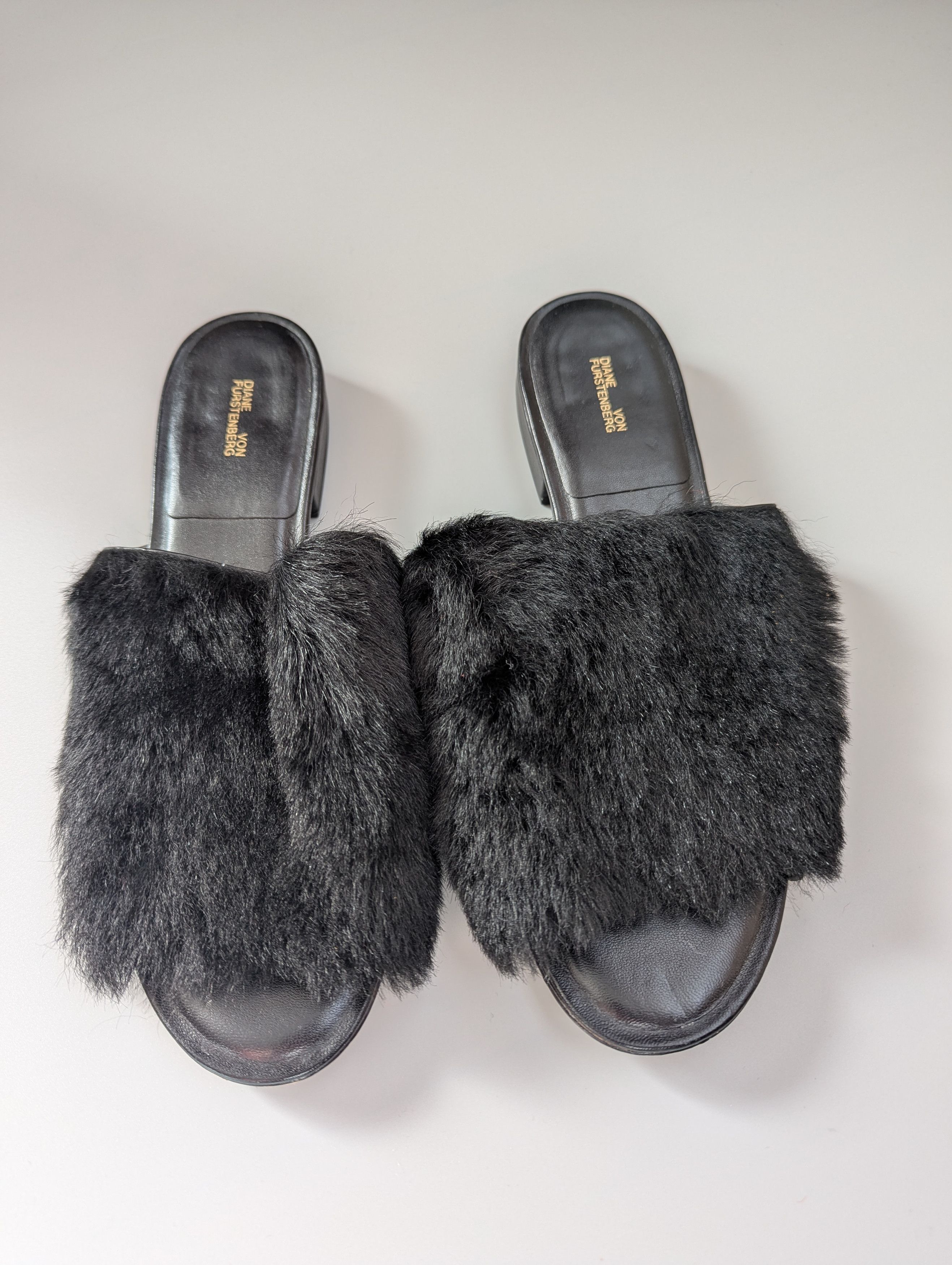 Diane von Furstenberg × Japanese Brand Diane Von Furstenberg Santi shearling slides - black Size US 8 / IT 38 - 1 Thumbnail
