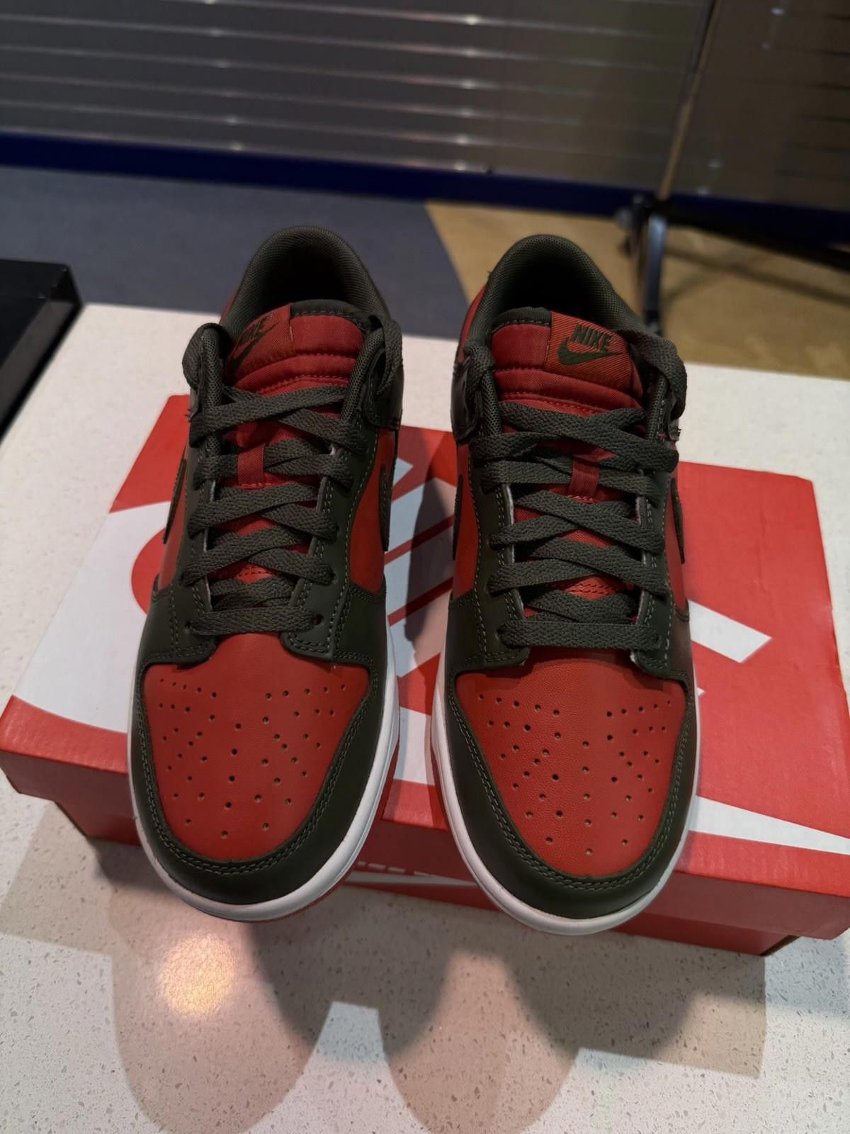 Nike Nike Dunk Low Cargo Khaki Mystic Red Men Size 8.5 Authentic Size US 8.5 / EU 41-42 - 7 Thumbnail