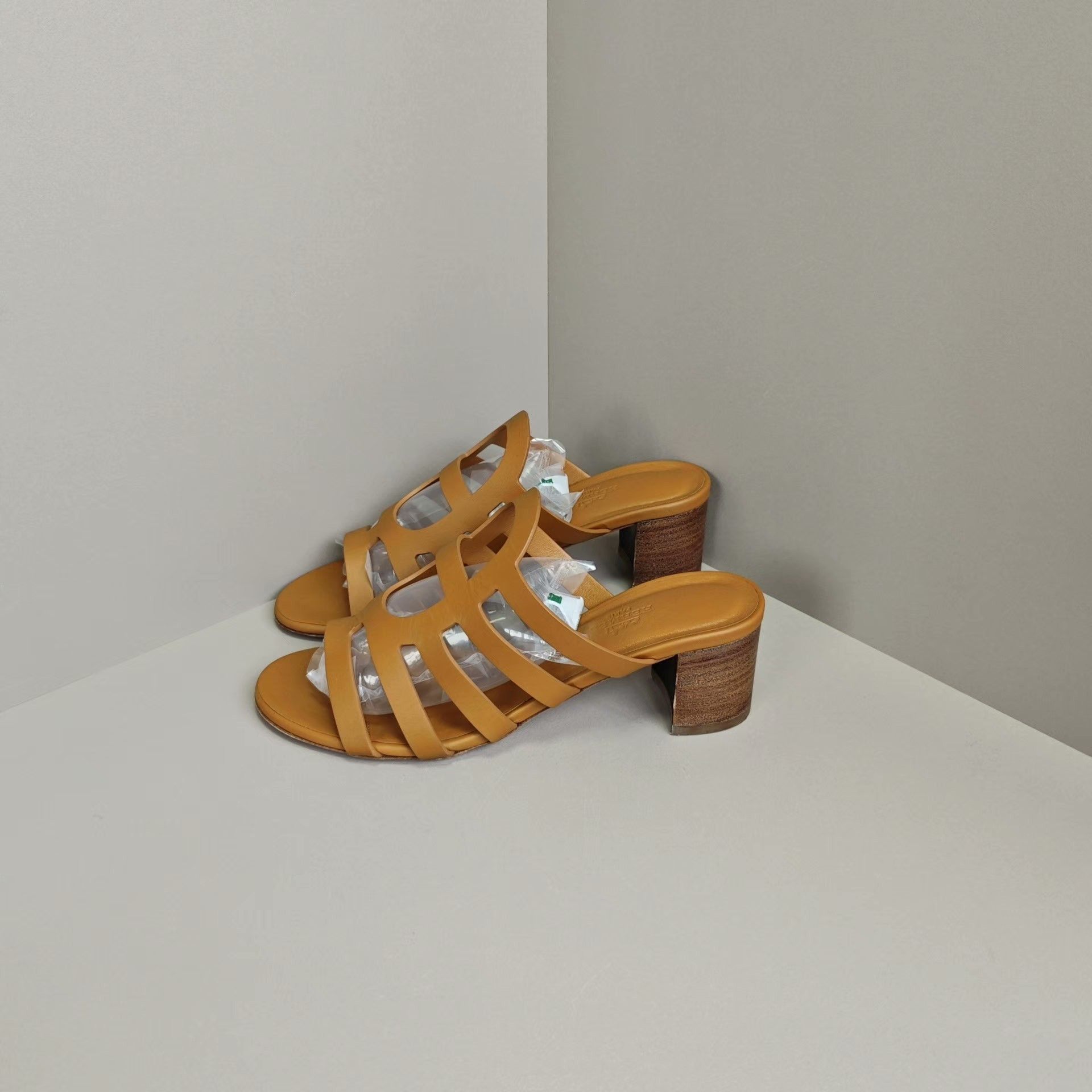 Hermes Hermes Sandals us_7 Women Size US 7 / IT 37 - 1 Thumbnail