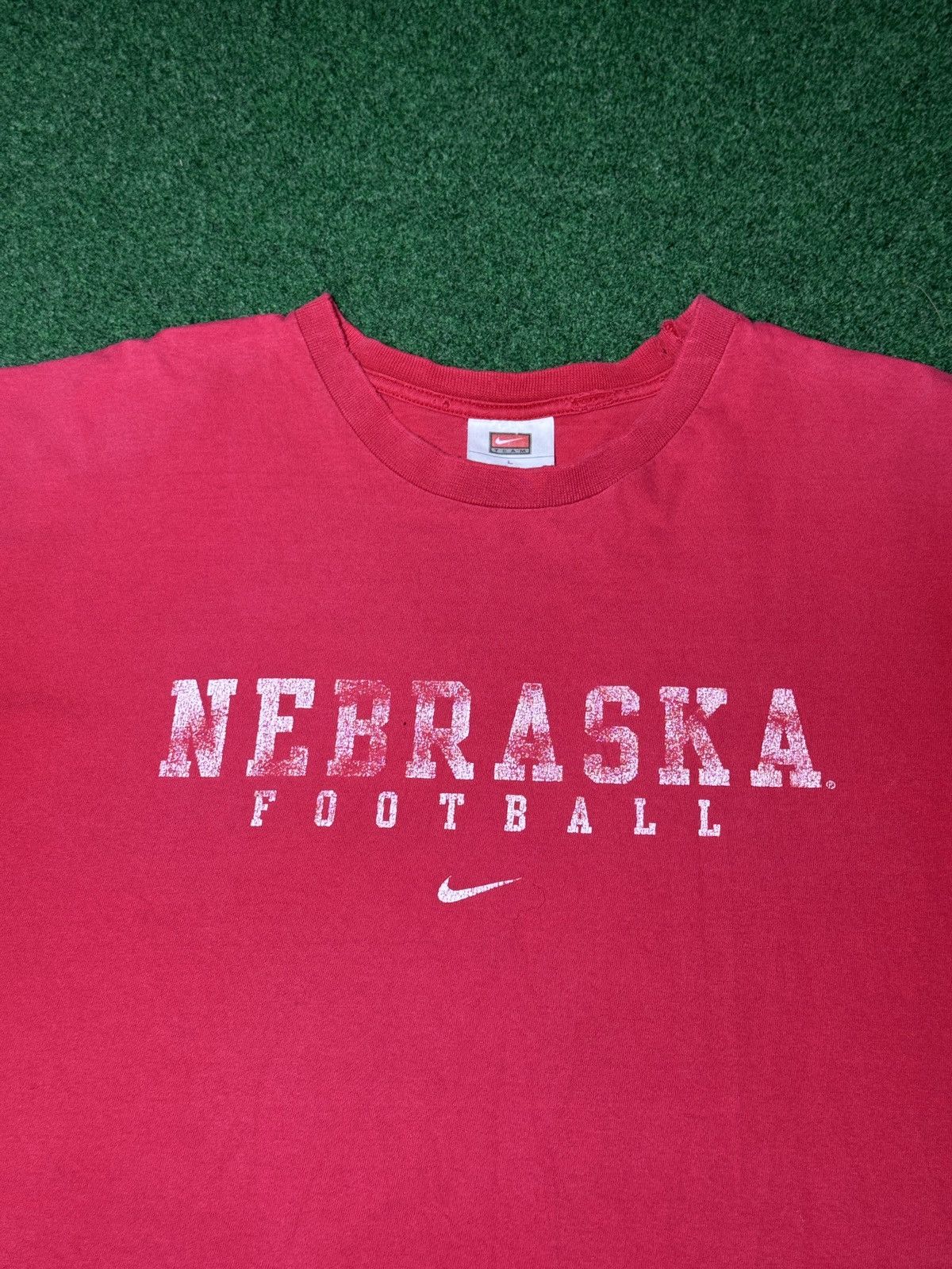 Nike Vintage Y2K Nike Nebraska University Football Lrg T Shirt Size US L / EU 52-54 / 3 - 2 Thumbnail