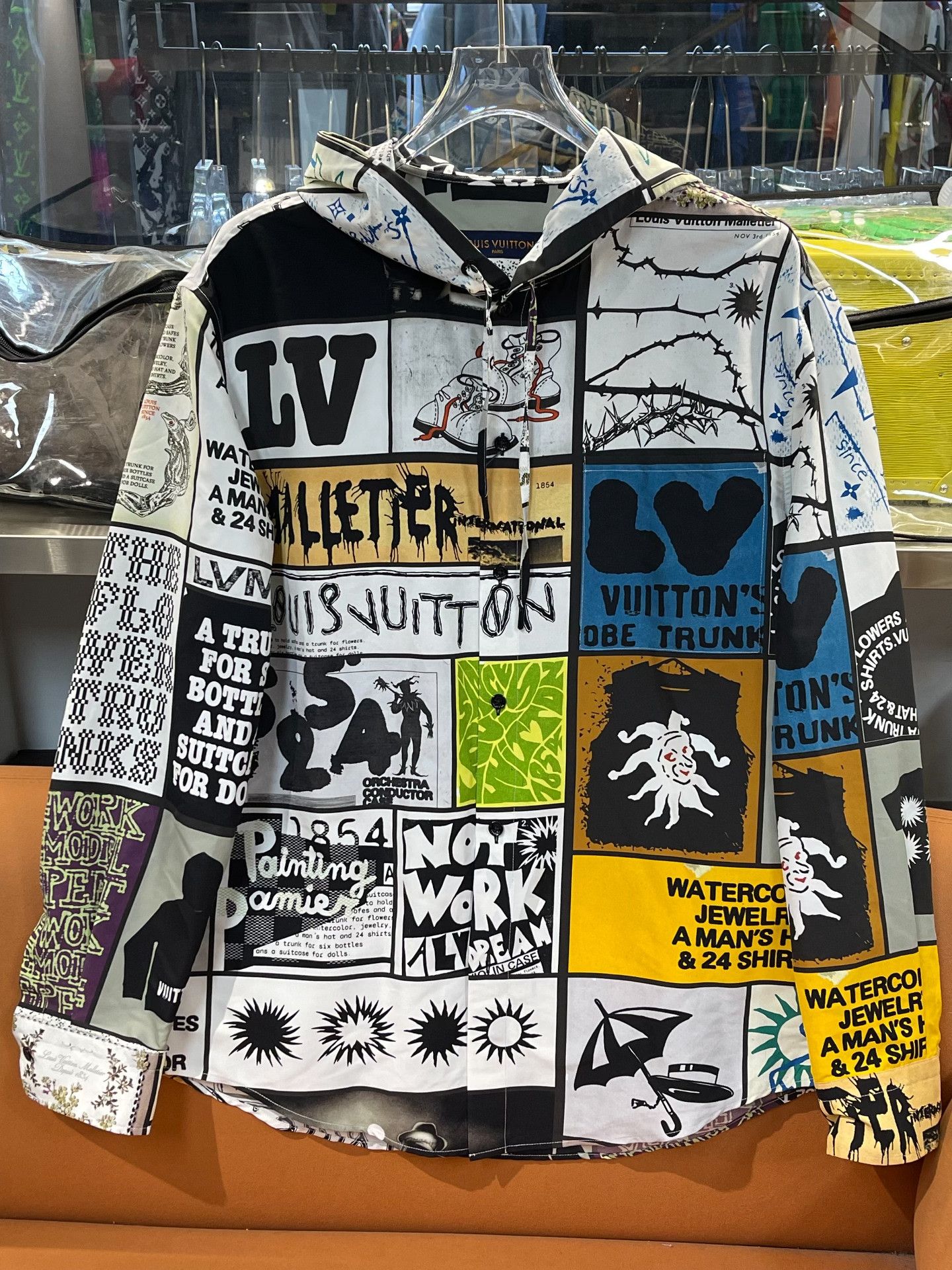 Louis Vuitton Louis Vuitton Men's Cartoon Print Hooded Shirt Size US M / EU 48-50 / 2 - 1 Thumbnail