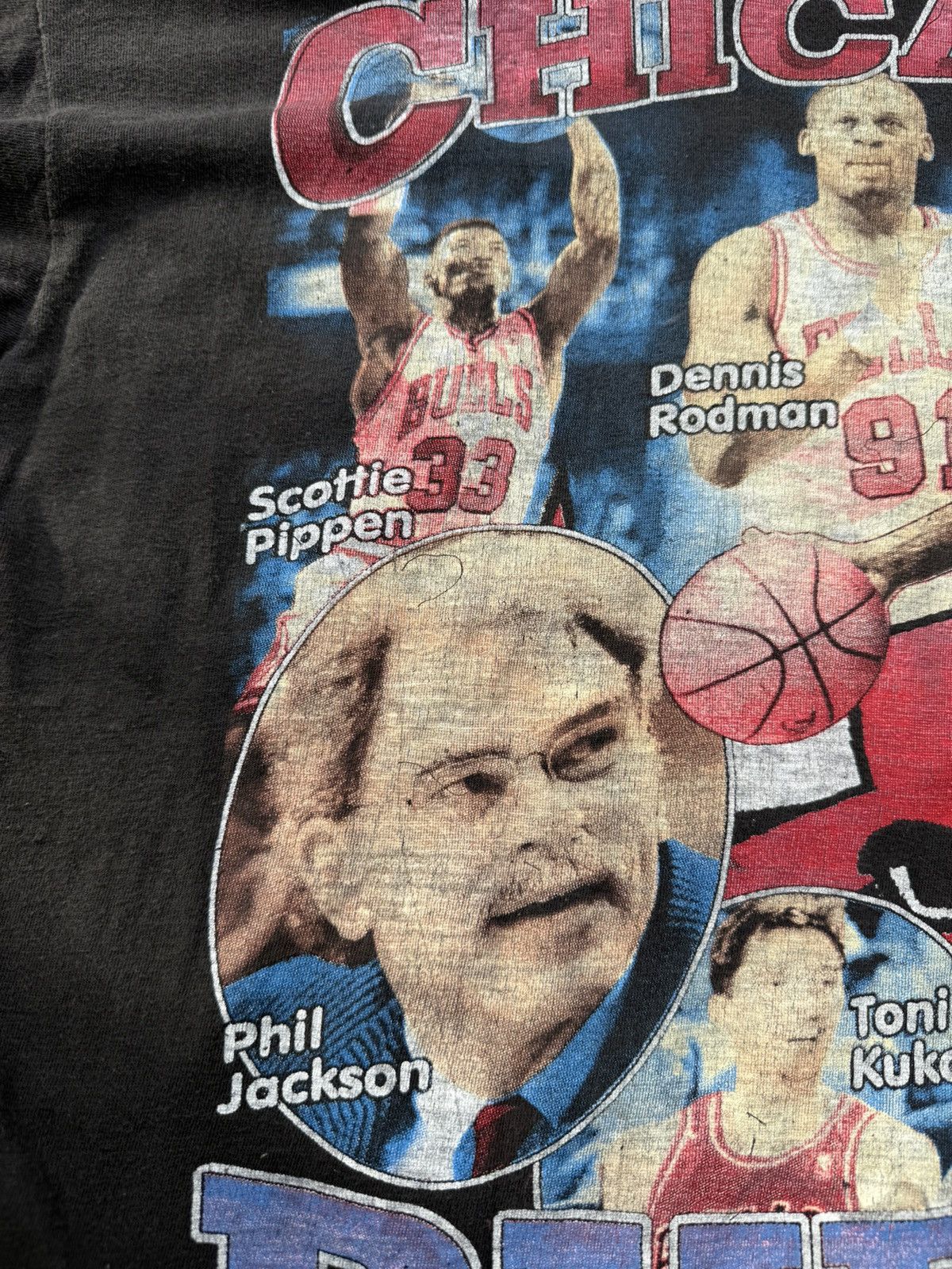 Vintage Vintage 1997 NBA World Champions Chicago Bulls Rap Tee Size US XL / EU 56 / 4 - 19 Thumbnail