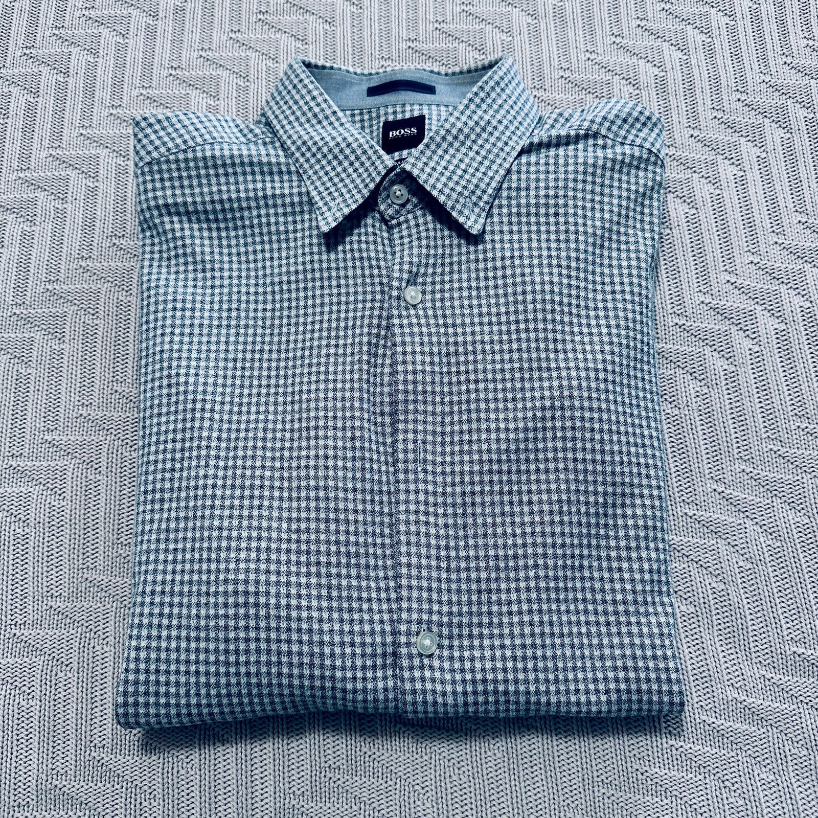 Hugo Boss Hugo Boss gray plaid button down Size US XL / EU 56 / 4 - 1 Thumbnail