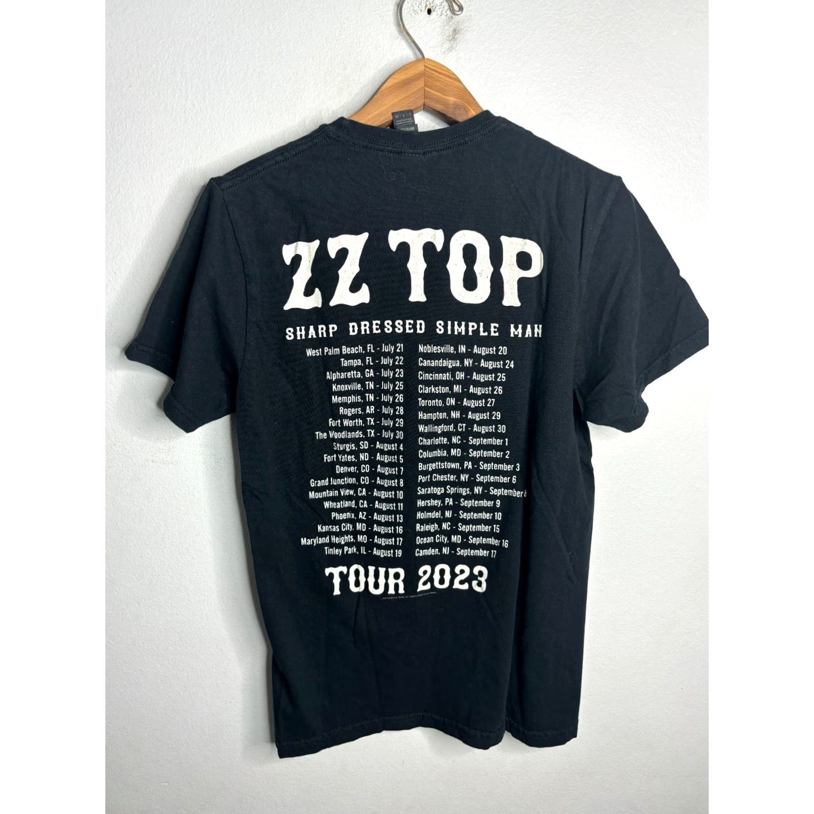 Gildan Gildan T-Shirt Mens Short Sleeve Crew Neck Black ZZ Top Sharp Dressed Simple Man 2020s S Rock Band Tee Size US S / EU 44-46 / 1 - 4 Thumbnail