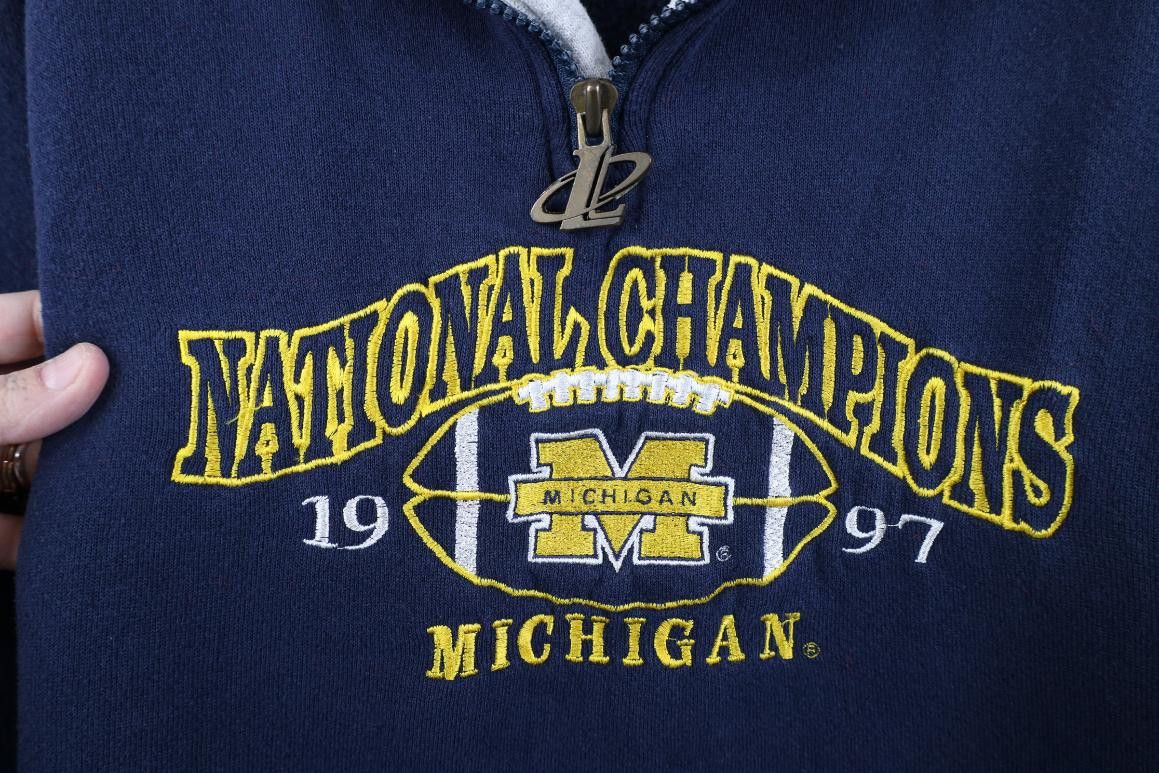 Vintage Vintage 90s 1997 National University of Michigan Sweatshirt Size US XL / EU 56 / 4 - 4 Thumbnail