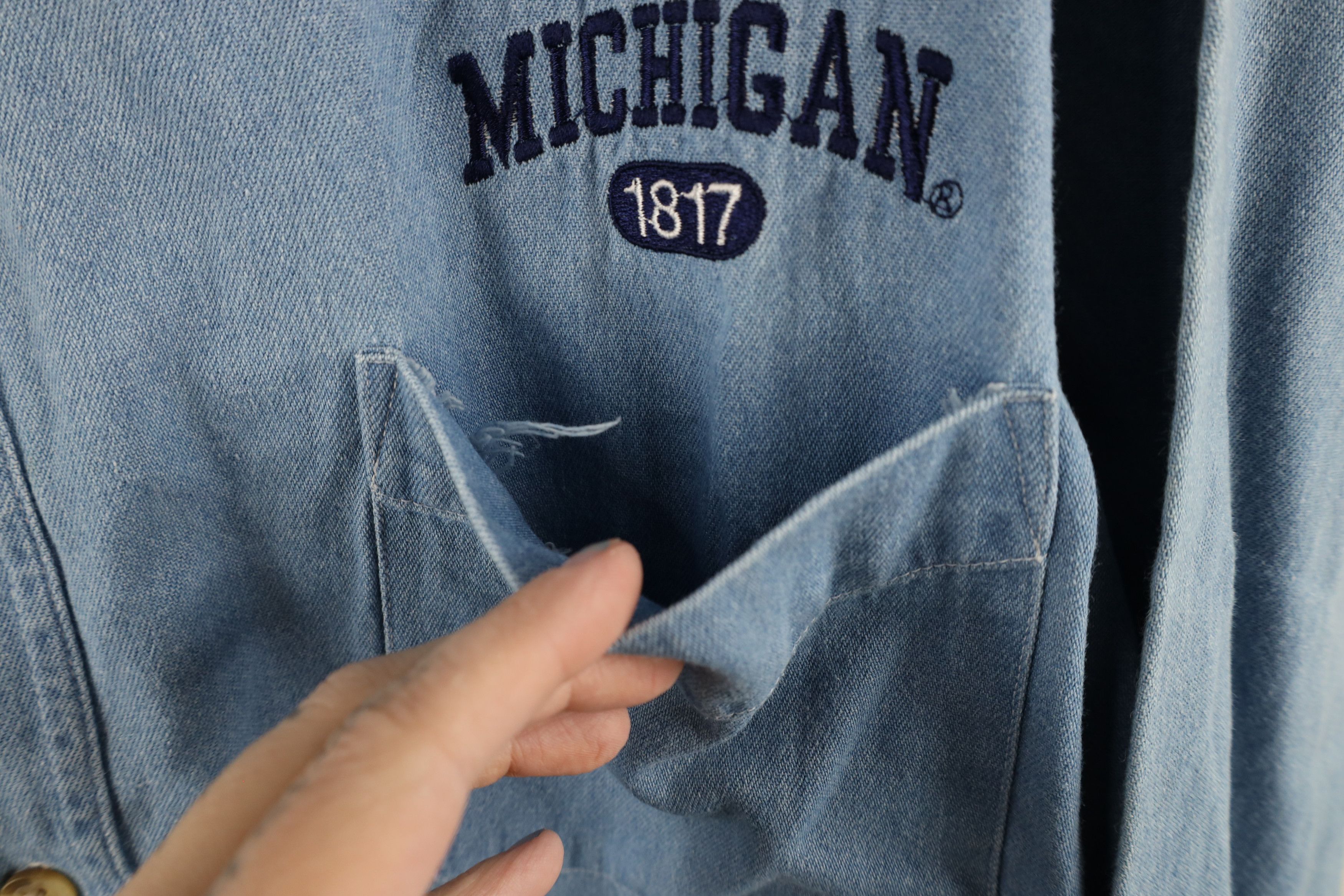 Vintage Vintage 90s Out University of Michigan Denim Button Shirt Size US L / EU 52-54 / 3 - 5 Thumbnail
