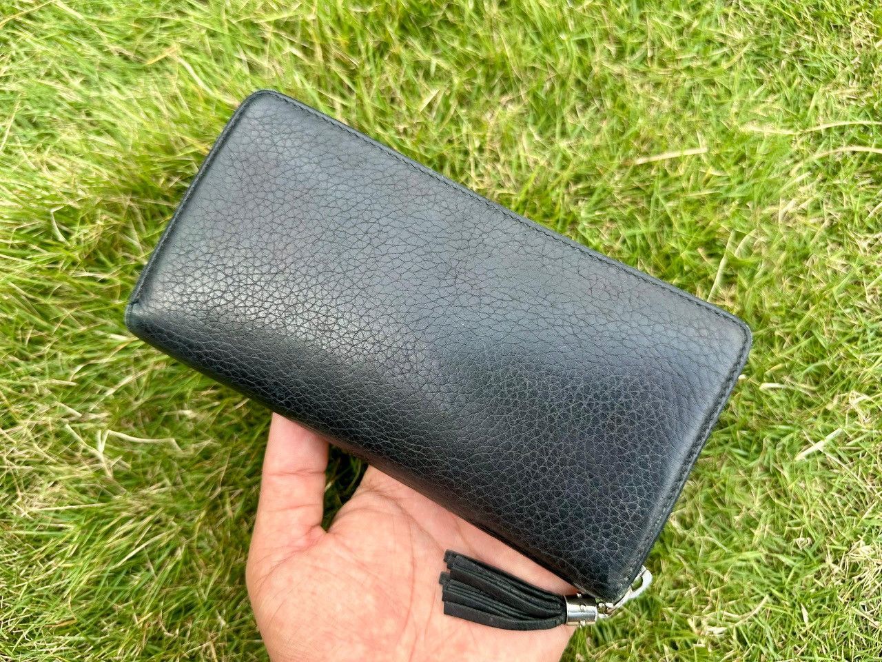 Gucci Authentic Gucci Soho Studded Leather Zippy Wallet Size ONE SIZE - 2 Thumbnail