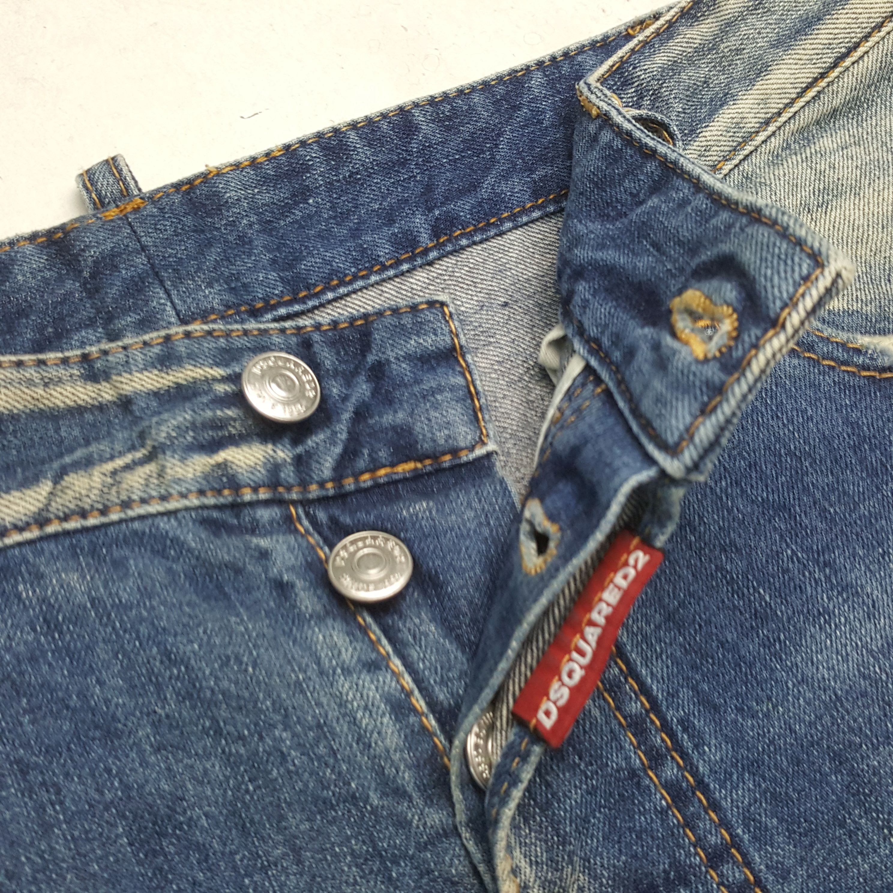 Vintage Dsquared2 Italian Brand Distressed Jeans RR10