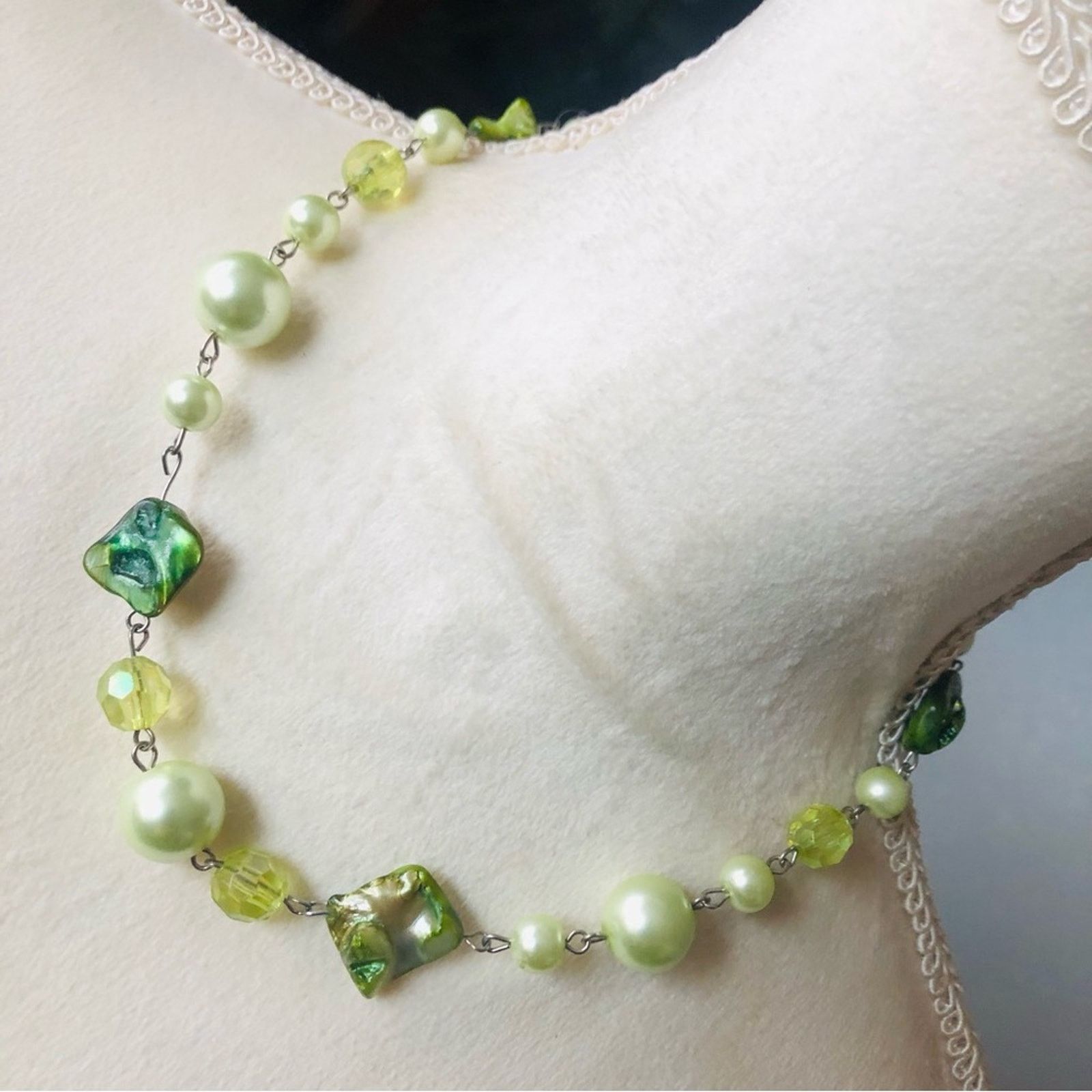 Jewelry Dyed Shell Pearl Faceted Bead Linked Necklace in Green, Women's
