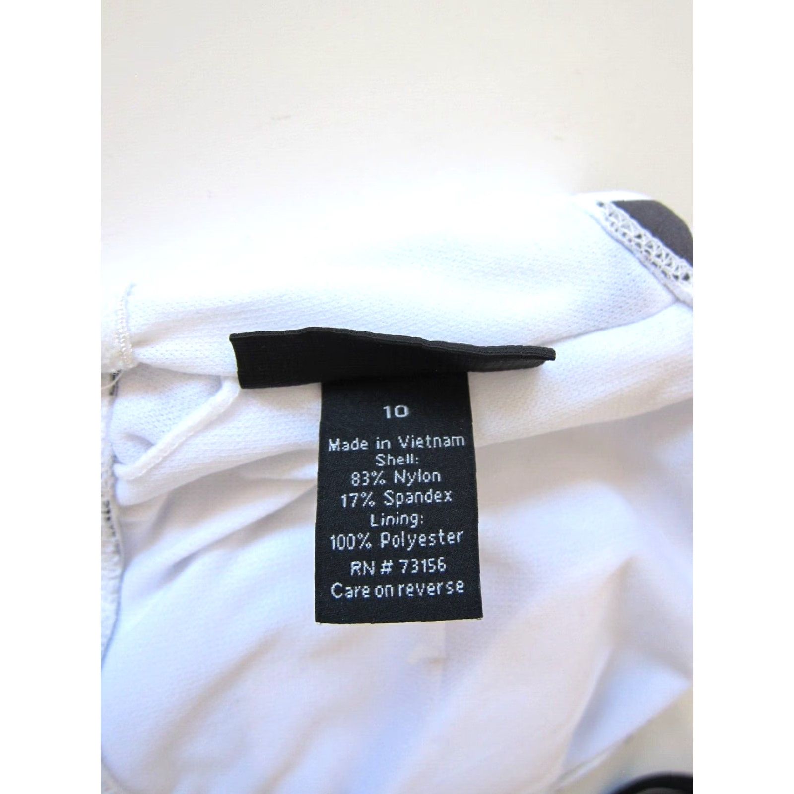 Apt. 9 Apt. 9 Black Grey White Geometric Built In Bra Halter Swimsuit Top Women 10 Size L / US 10 / IT 46 - 5 Thumbnail