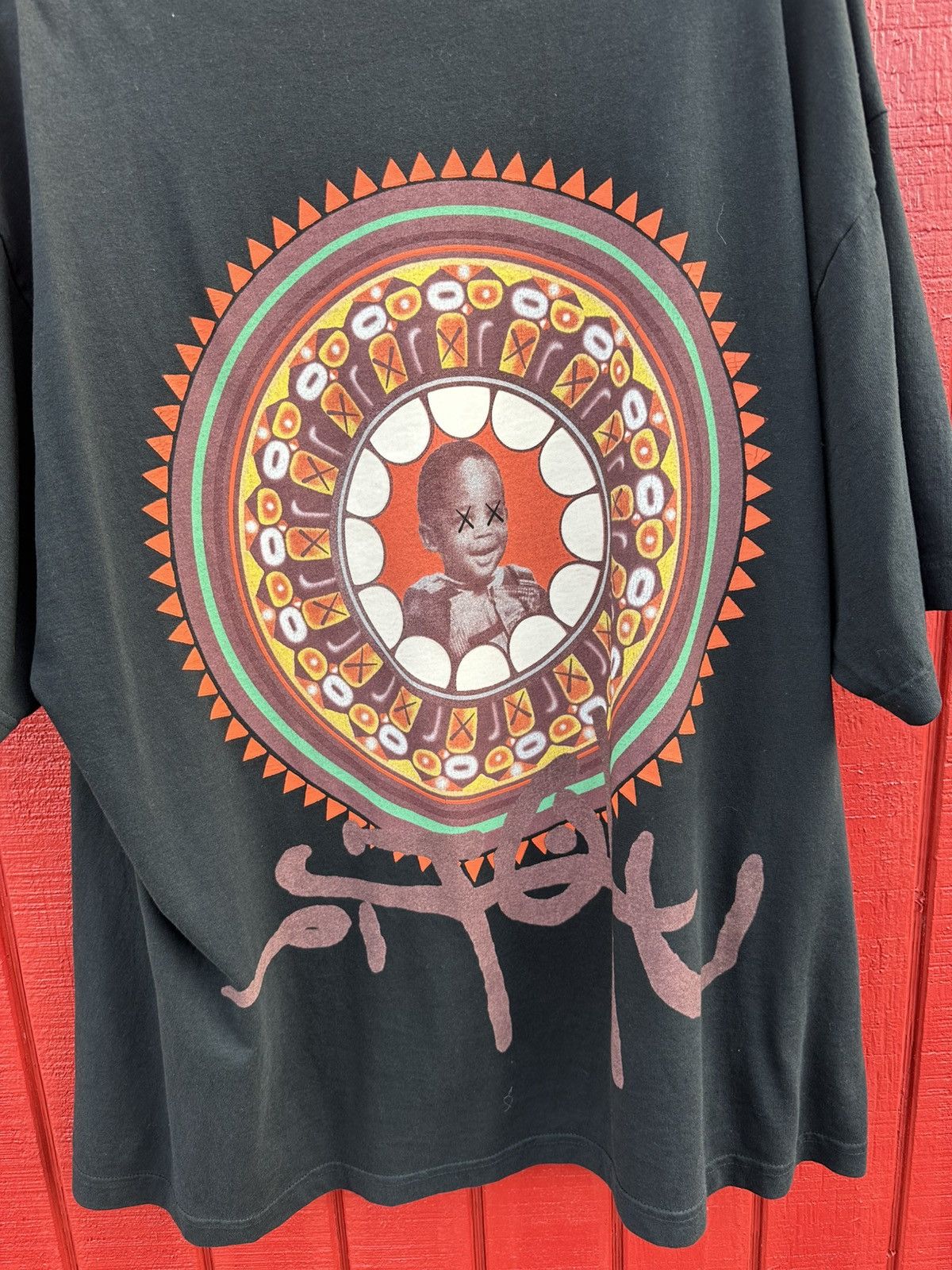 Travis Scott Travis Scott Utopia x KAWS tee II size XXL Size US XXL / EU 58 / 5 - 4 Thumbnail