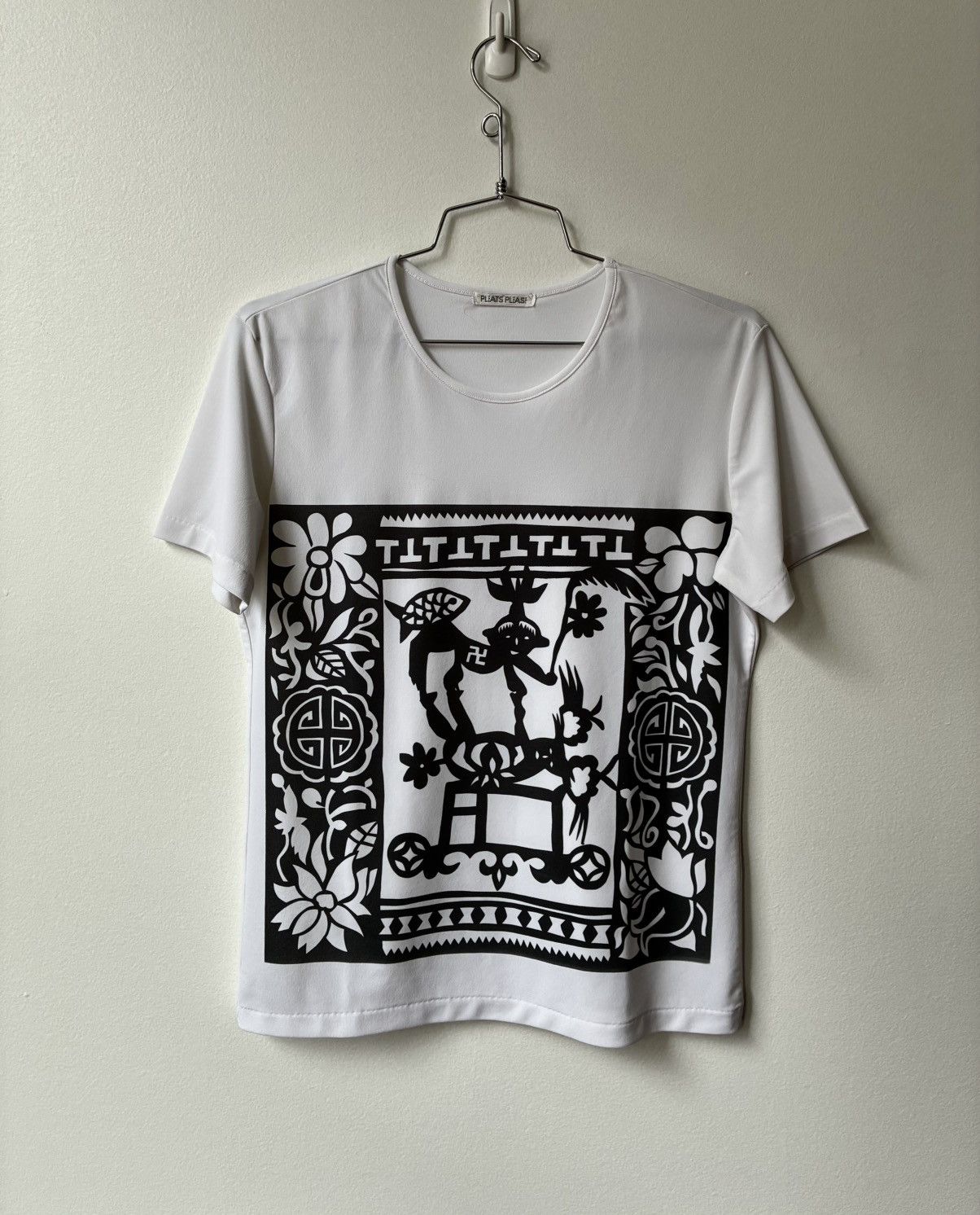 Pleats Please Issey Miyake PLEATS PLEASE Rare AW1998 Tribal Print Nylon Tee Size US S / EU 44-46 / 1 - 19 Thumbnail