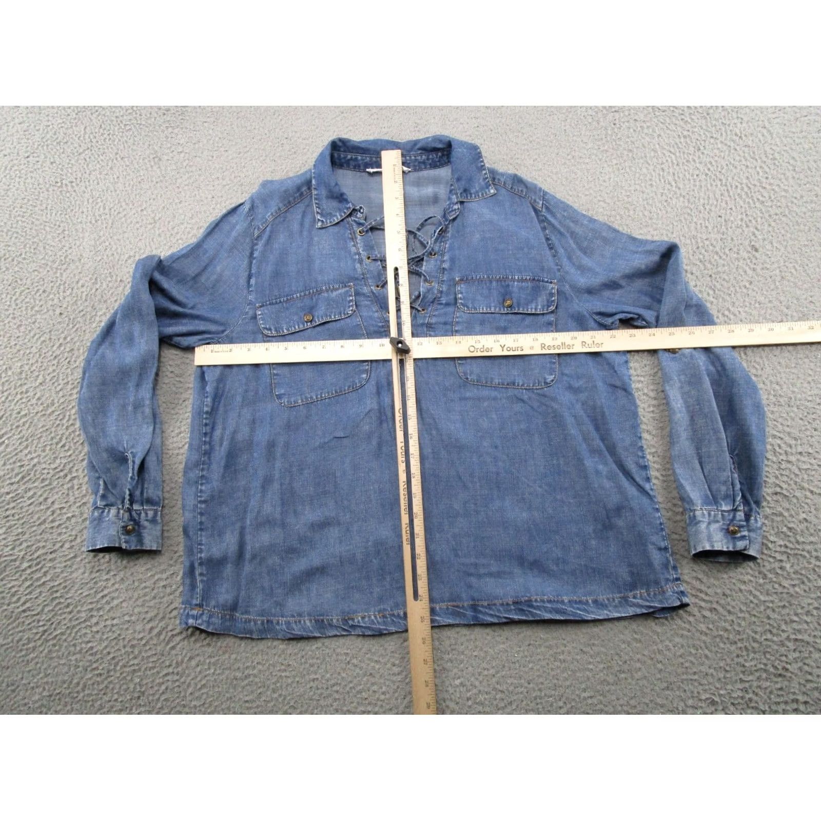 Vintage Jane Blouse Long Sleeve Roll Tab Pockets Lyocell Chambray Size L Blue Women 90s? (adjusted) Size L / US 10 / IT 46 - 4 Thumbnail