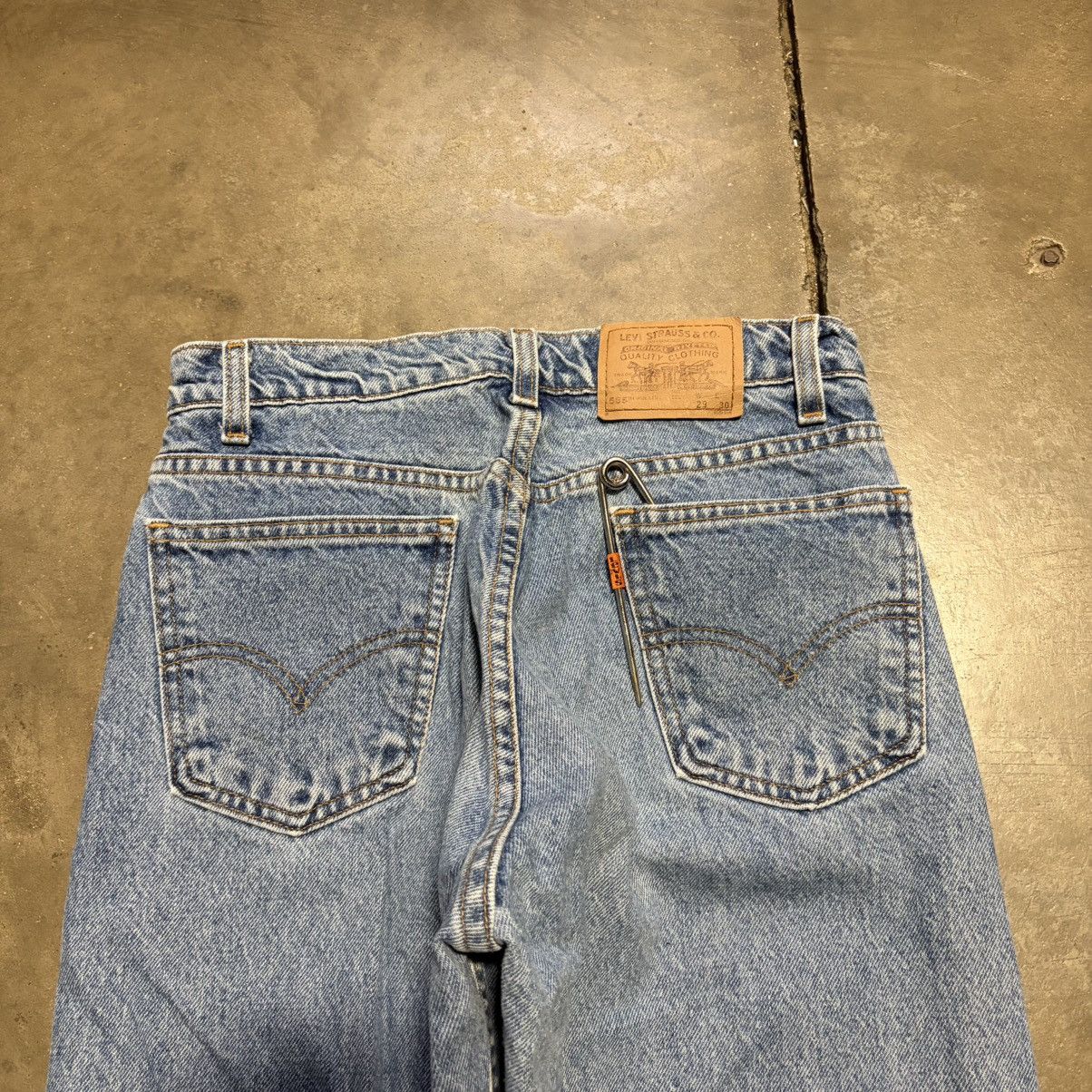 Levi's Vintage Levis 565 Orange Tag Wide Leg Baggy Denim Jeans 90s Size US 29 - 8 Thumbnail