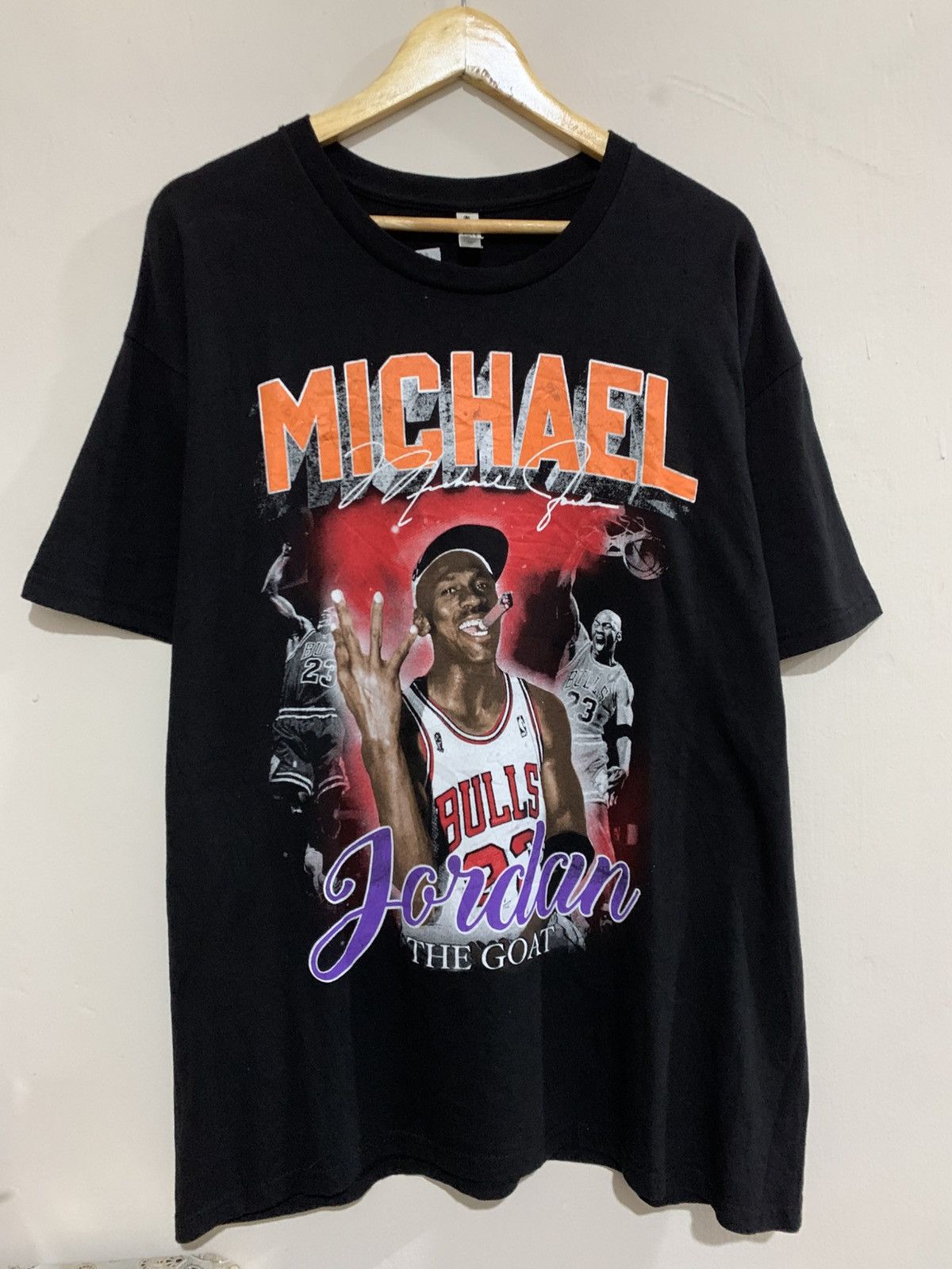 NBA Vintage Michael Jordan Tee Shirt Bulls Raptees Design Size US XL / EU 56 / 4 - 1 Thumbnail
